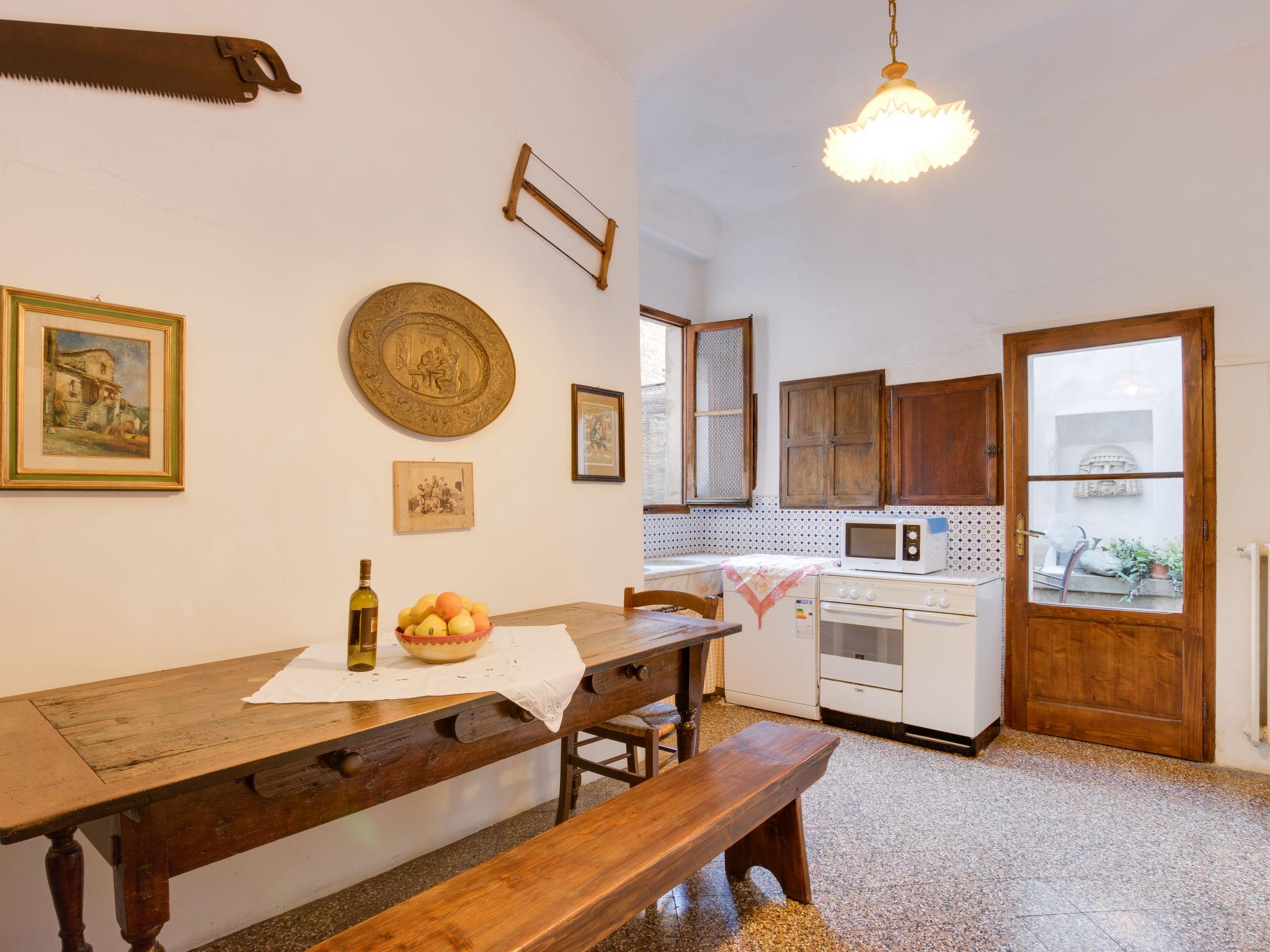 Photo 10 - 3 bedroom Apartment in San Gimignano with terrace