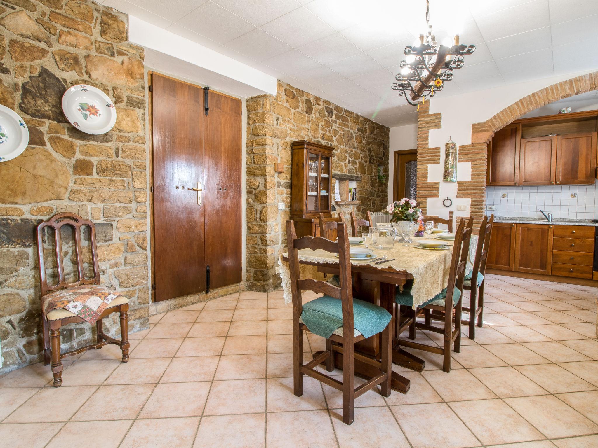 Photo 7 - 4 bedroom House in Baschi with private pool and garden