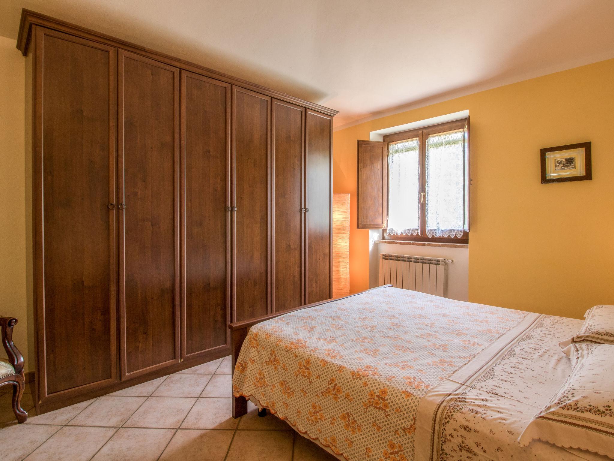 Photo 11 - 4 bedroom House in Baschi with private pool and garden