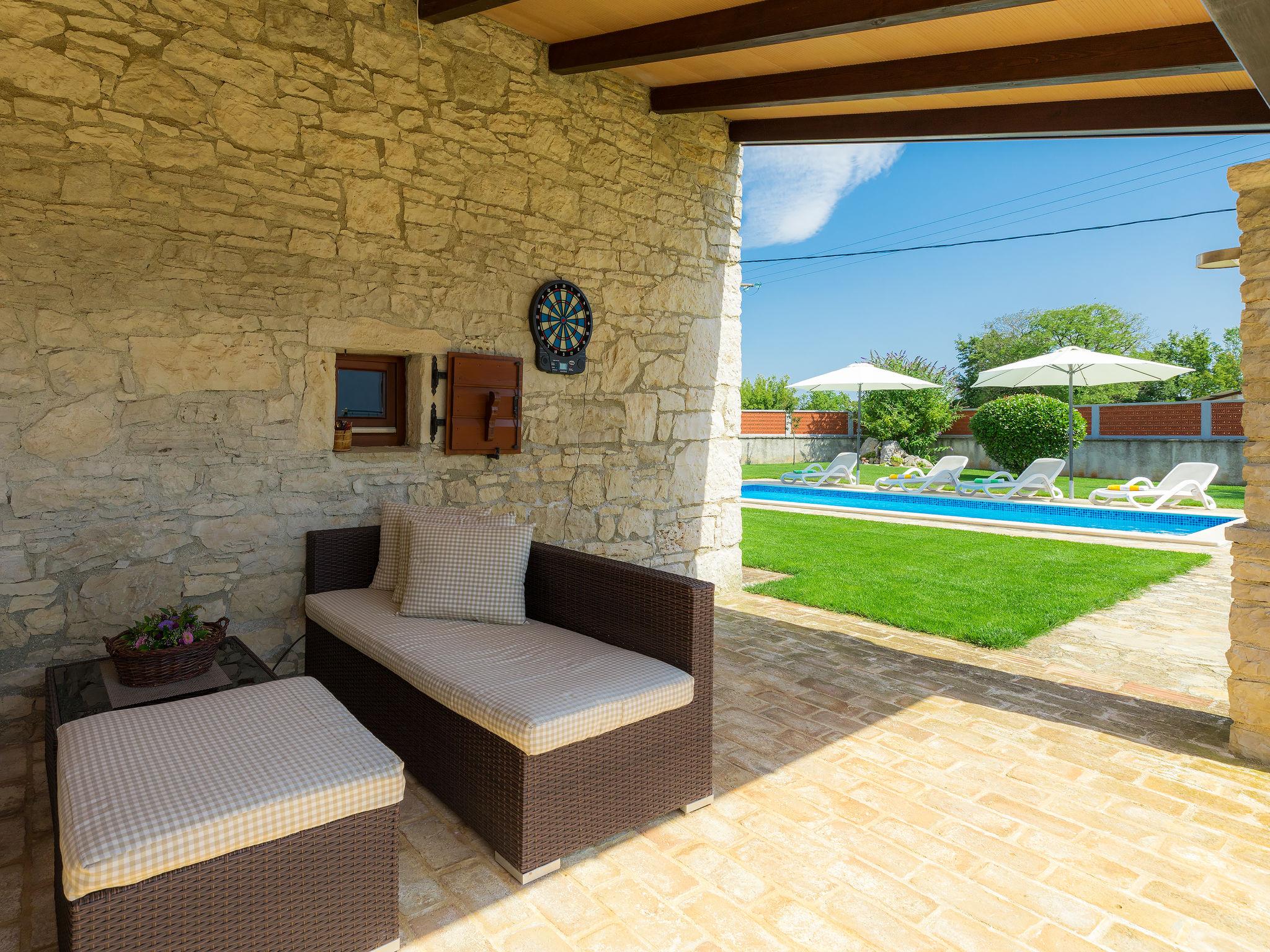 Photo 16 - 3 bedroom House in Žminj with private pool and sea view