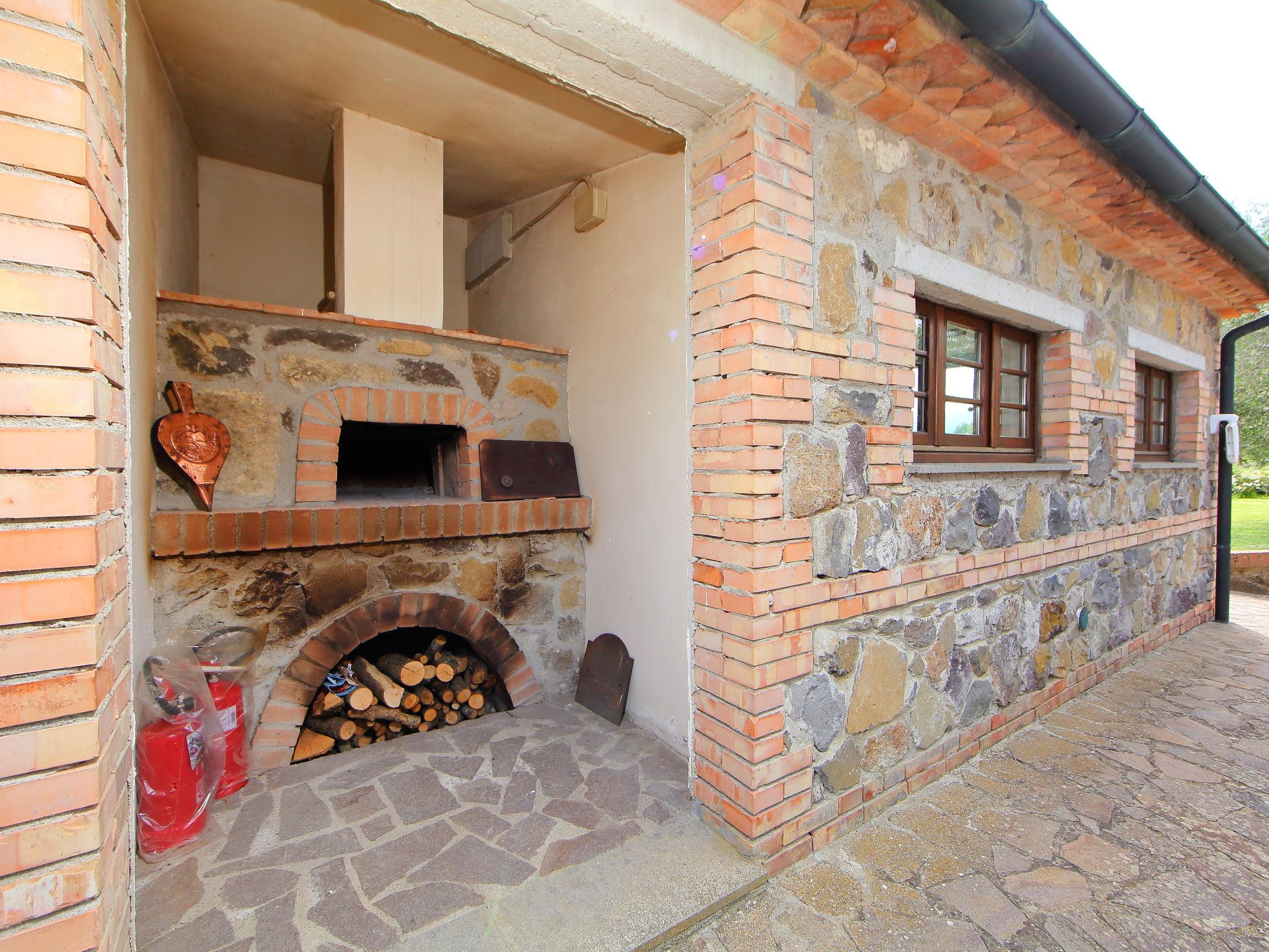 Foto 30 - Casa de 5 quartos em Radicofani com piscina privada e jardim