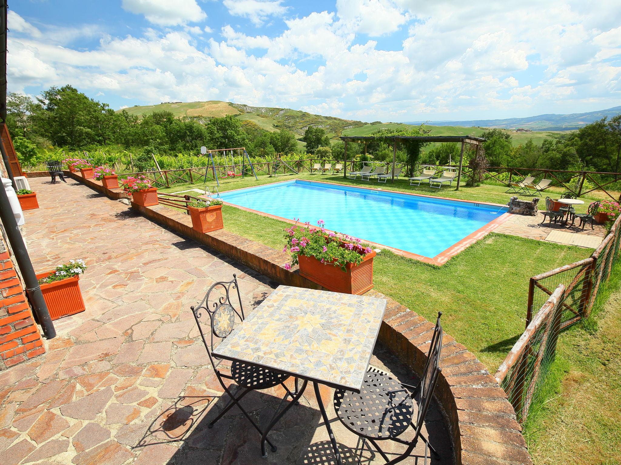 Foto 5 - Casa de 5 quartos em Radicofani com piscina privada e jardim