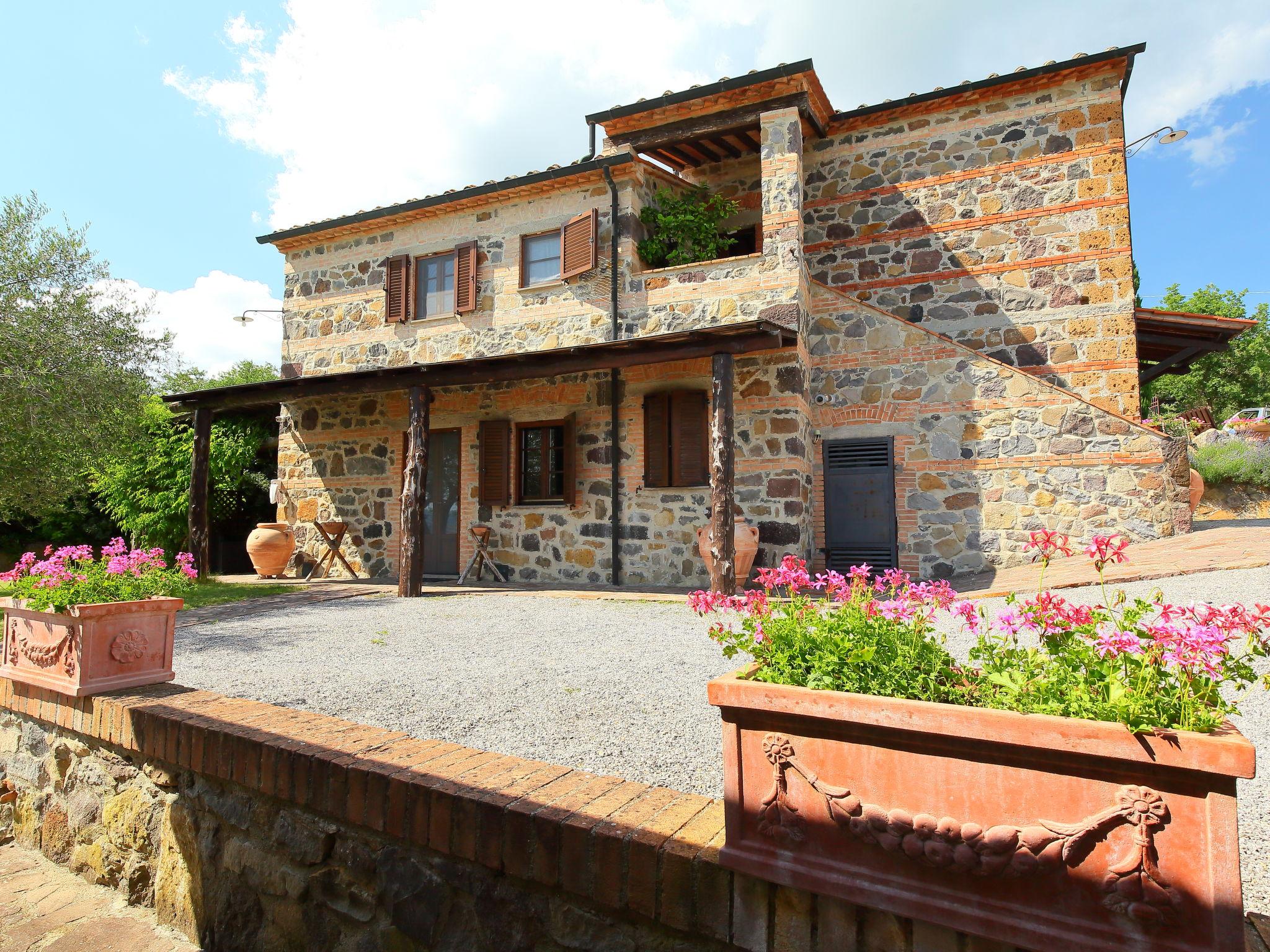 Foto 33 - Casa de 5 quartos em Radicofani com piscina privada e jardim