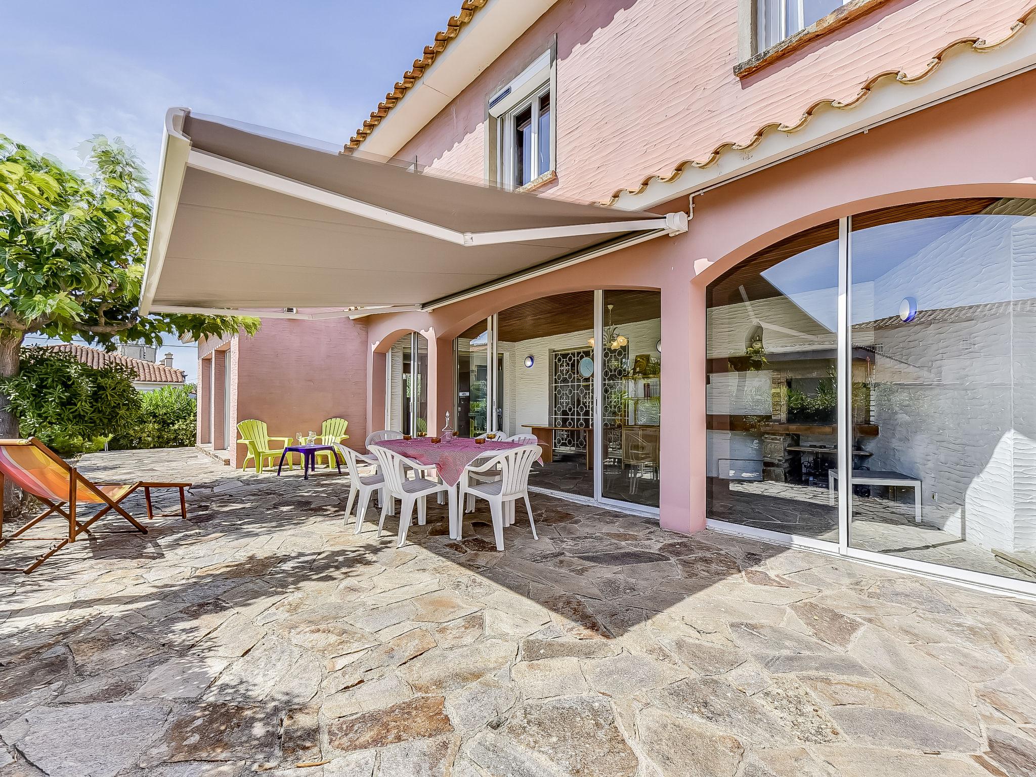 Photo 1 - Maison de 4 chambres à Le Barcarès avec jardin et terrasse