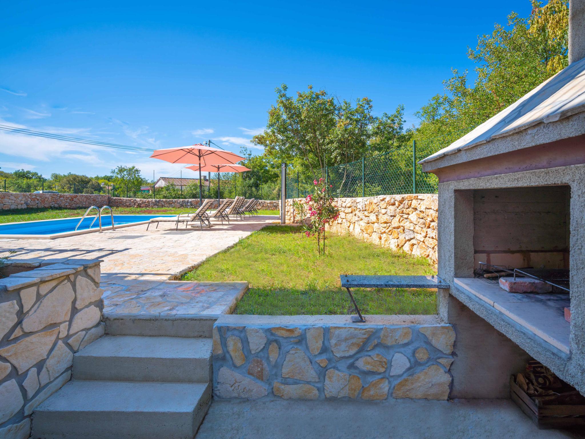 Photo 11 - Maison de 3 chambres à Dobrinj avec piscine privée et jardin