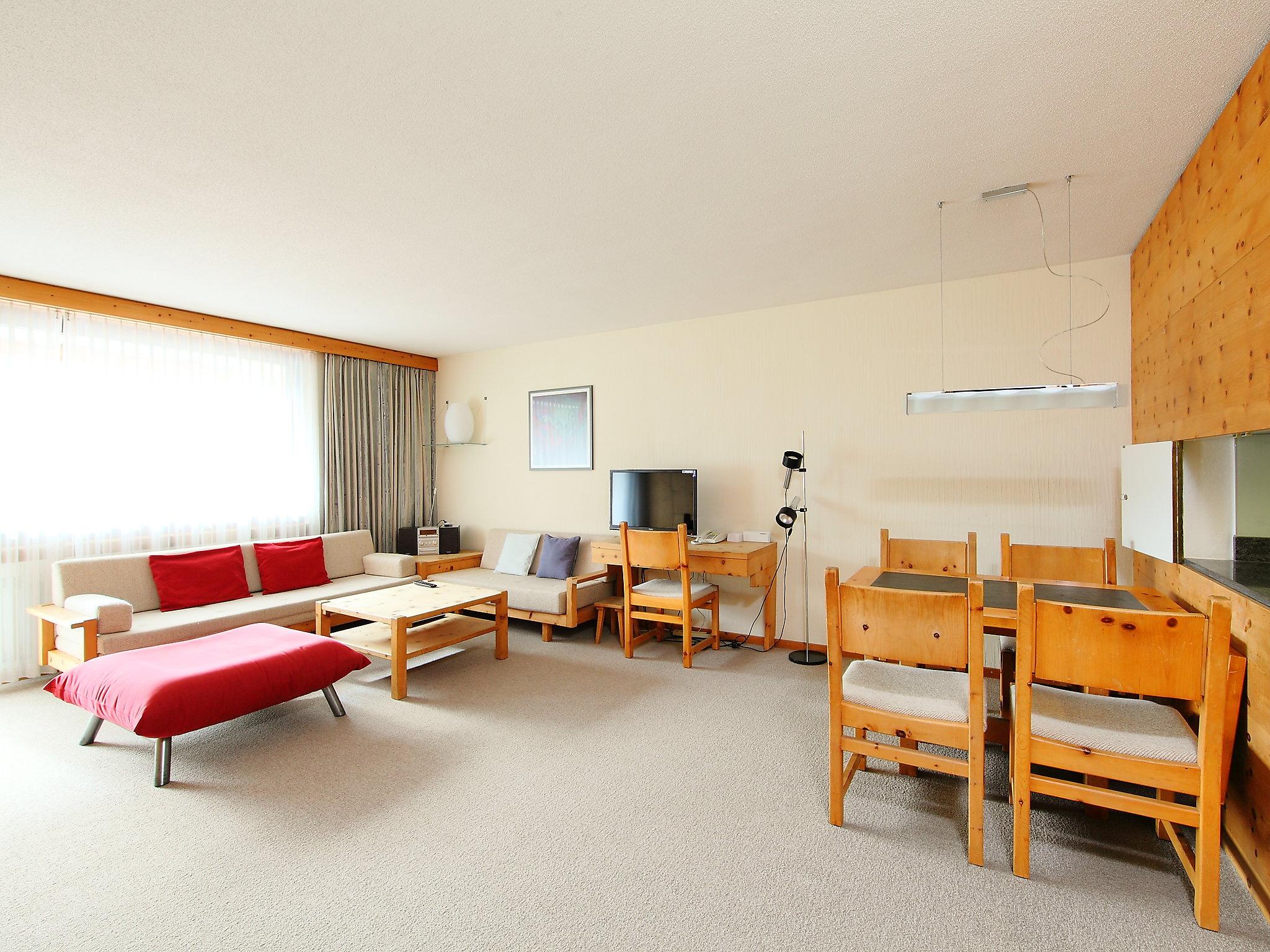 Foto 2 - Apartment mit 1 Schlafzimmer in Davos mit schwimmbad und blick auf die berge