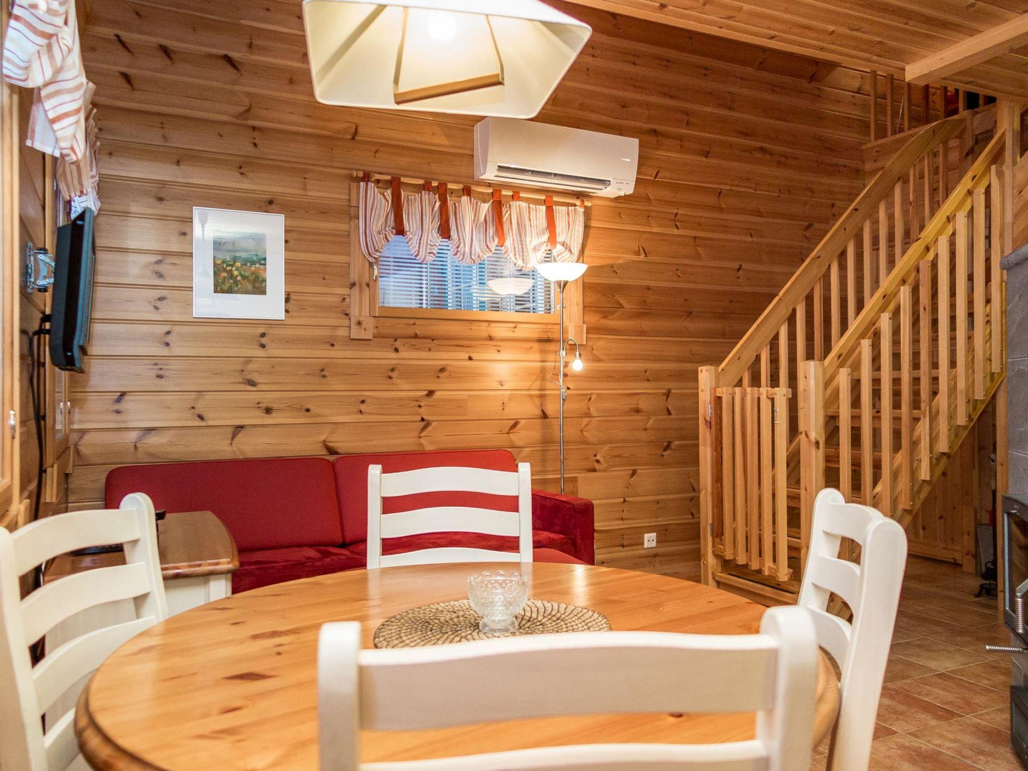 Foto 3 - Casa de 1 habitación en Kolari con sauna y vistas a la montaña