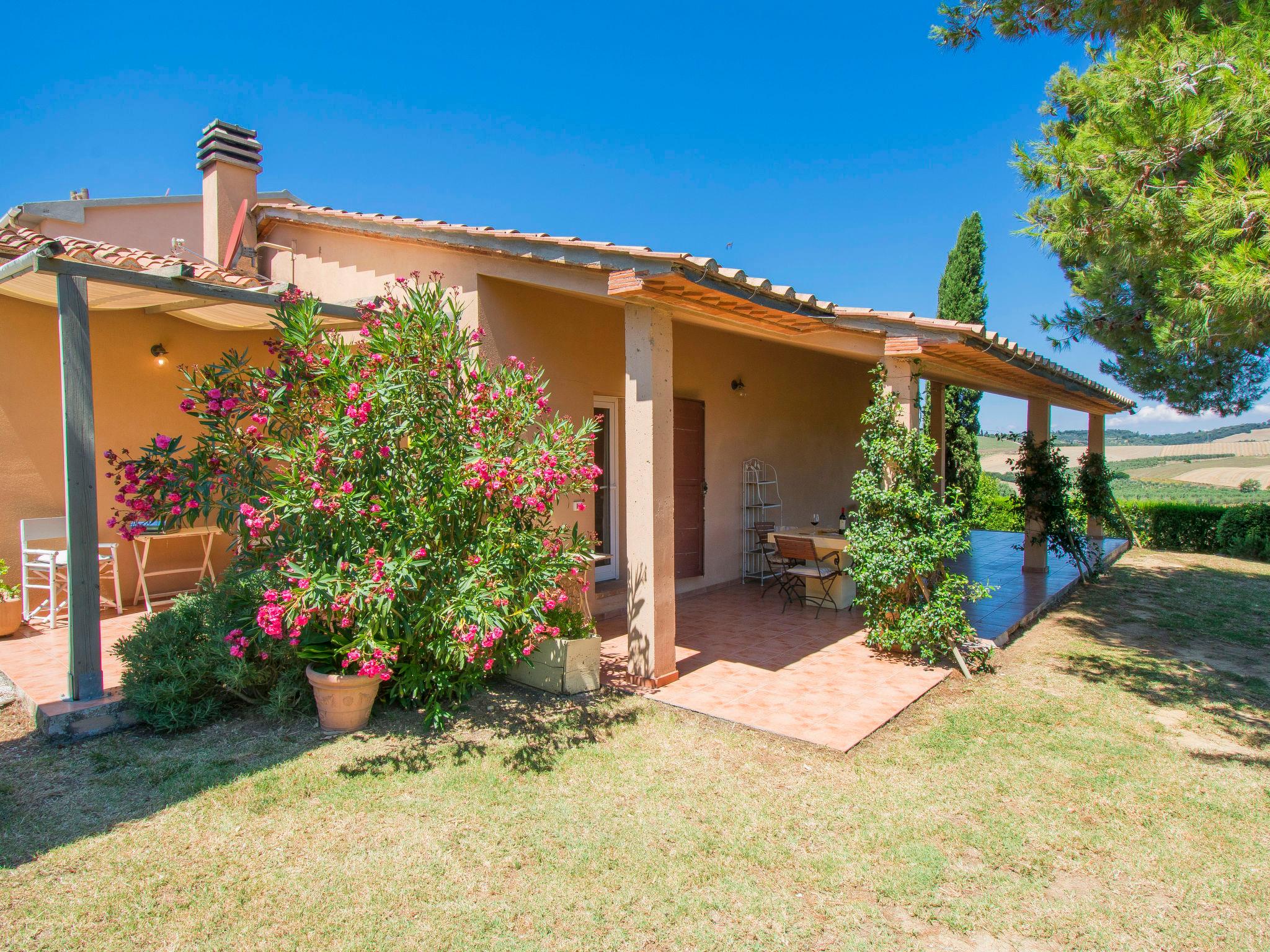 Photo 3 - Maison de 2 chambres à Bibbona avec jardin et terrasse