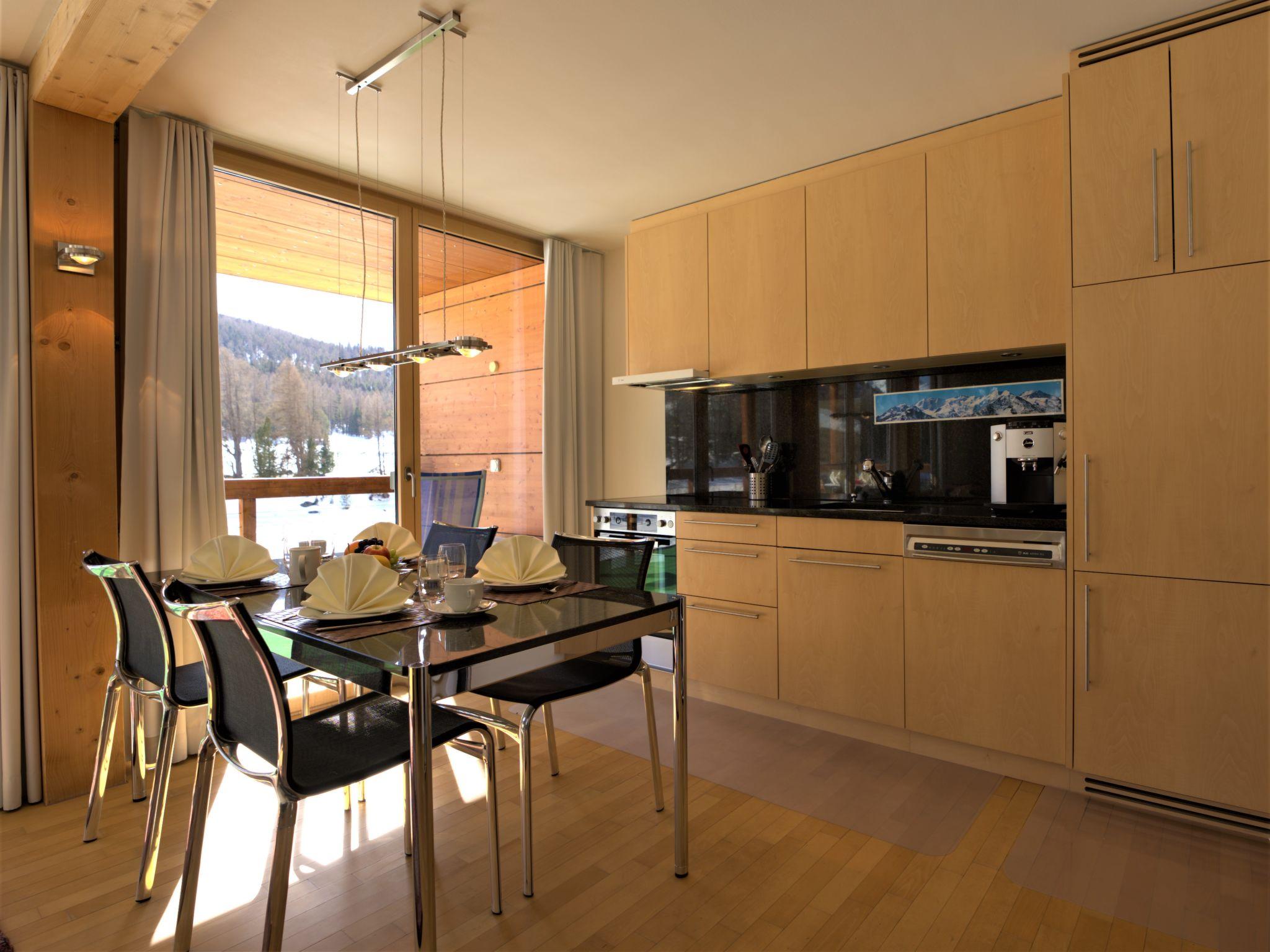 Foto 2 - Apartamento de 2 quartos em Pontresina com vista para a montanha