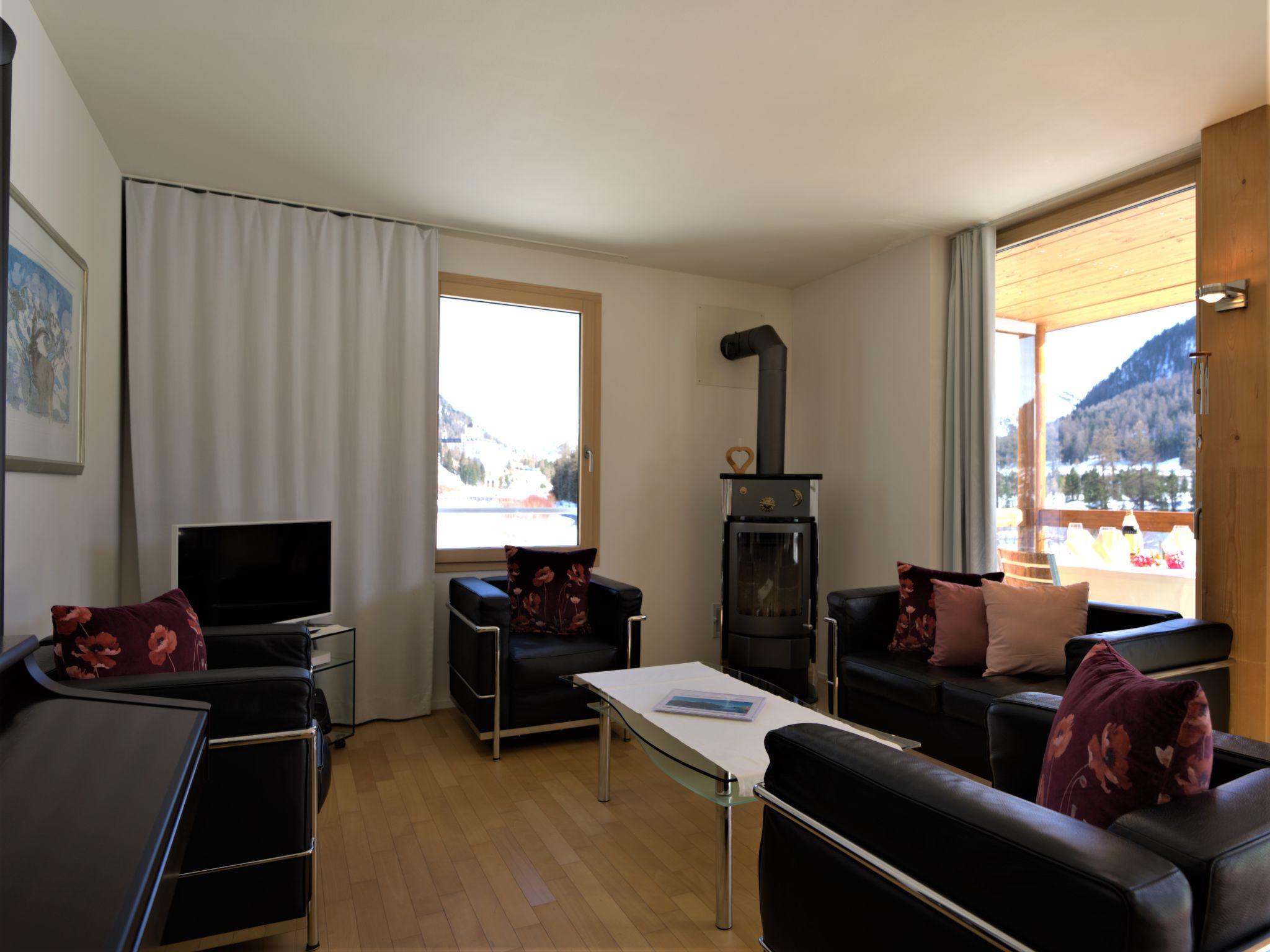 Foto 10 - Appartamento con 2 camere da letto a Pontresina con vista sulle montagne
