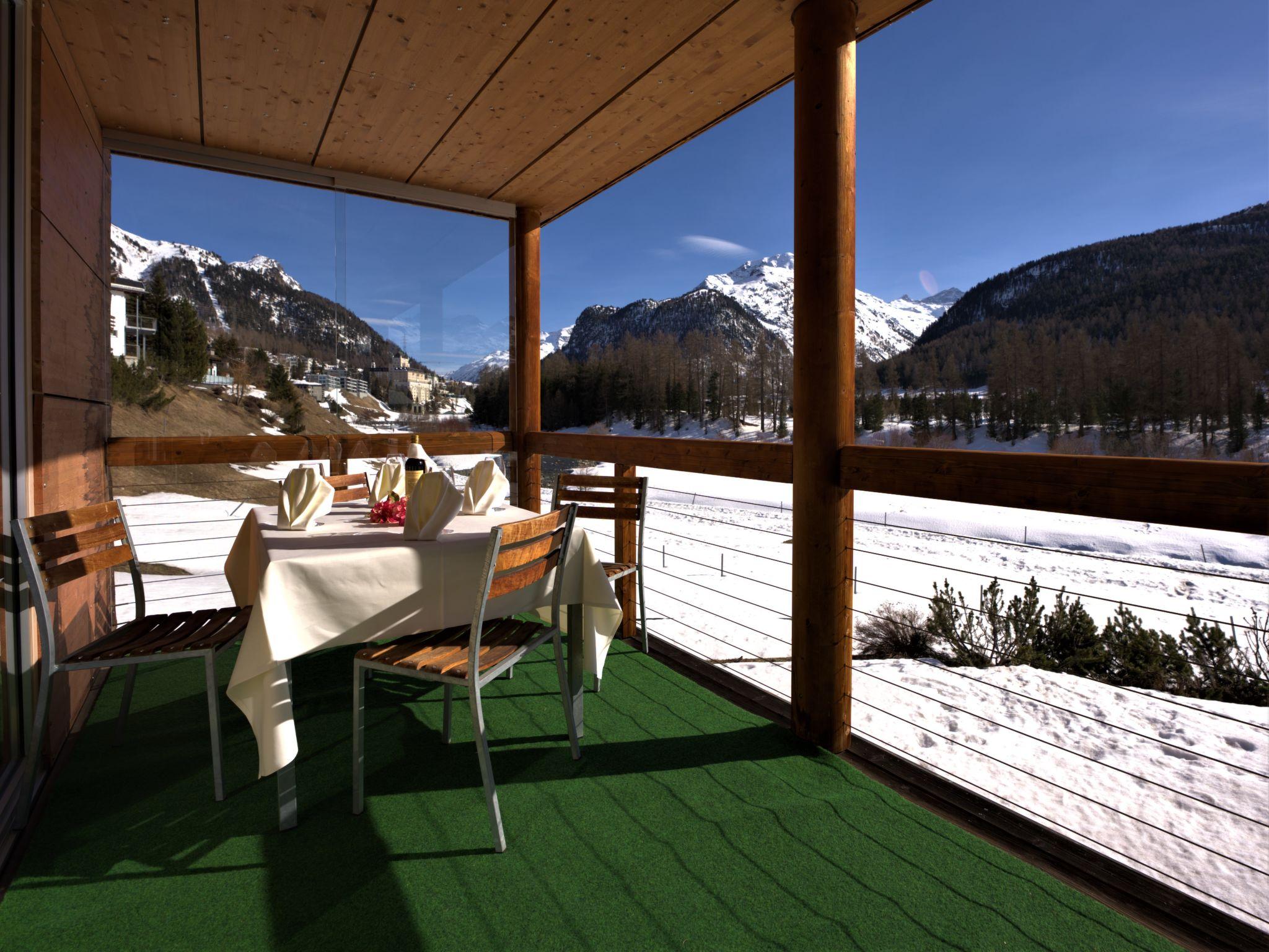 Foto 5 - Appartamento con 2 camere da letto a Pontresina con vista sulle montagne