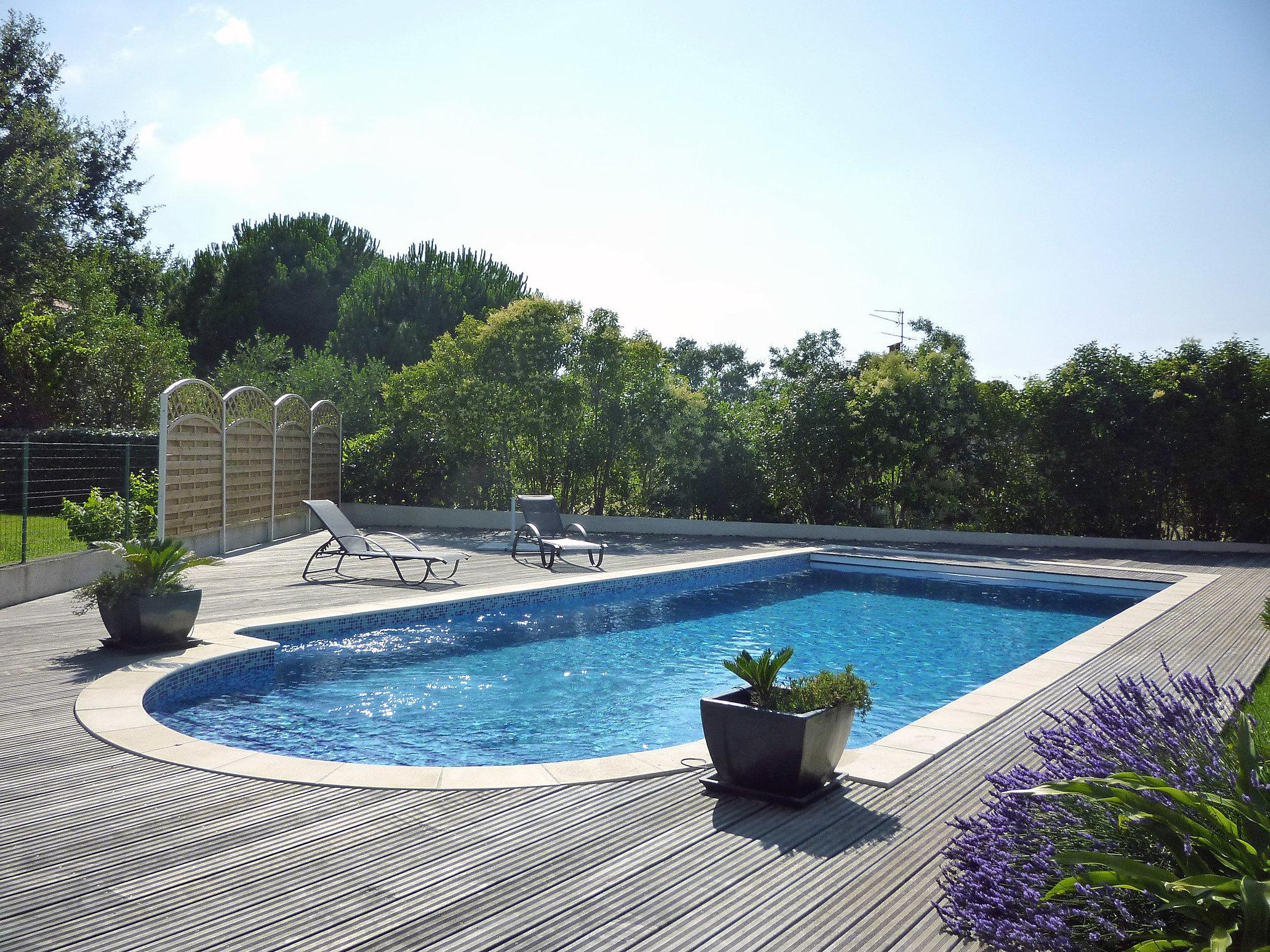 Foto 18 - Casa de 4 habitaciones en Saint-Génis-des-Fontaines con piscina privada y jardín