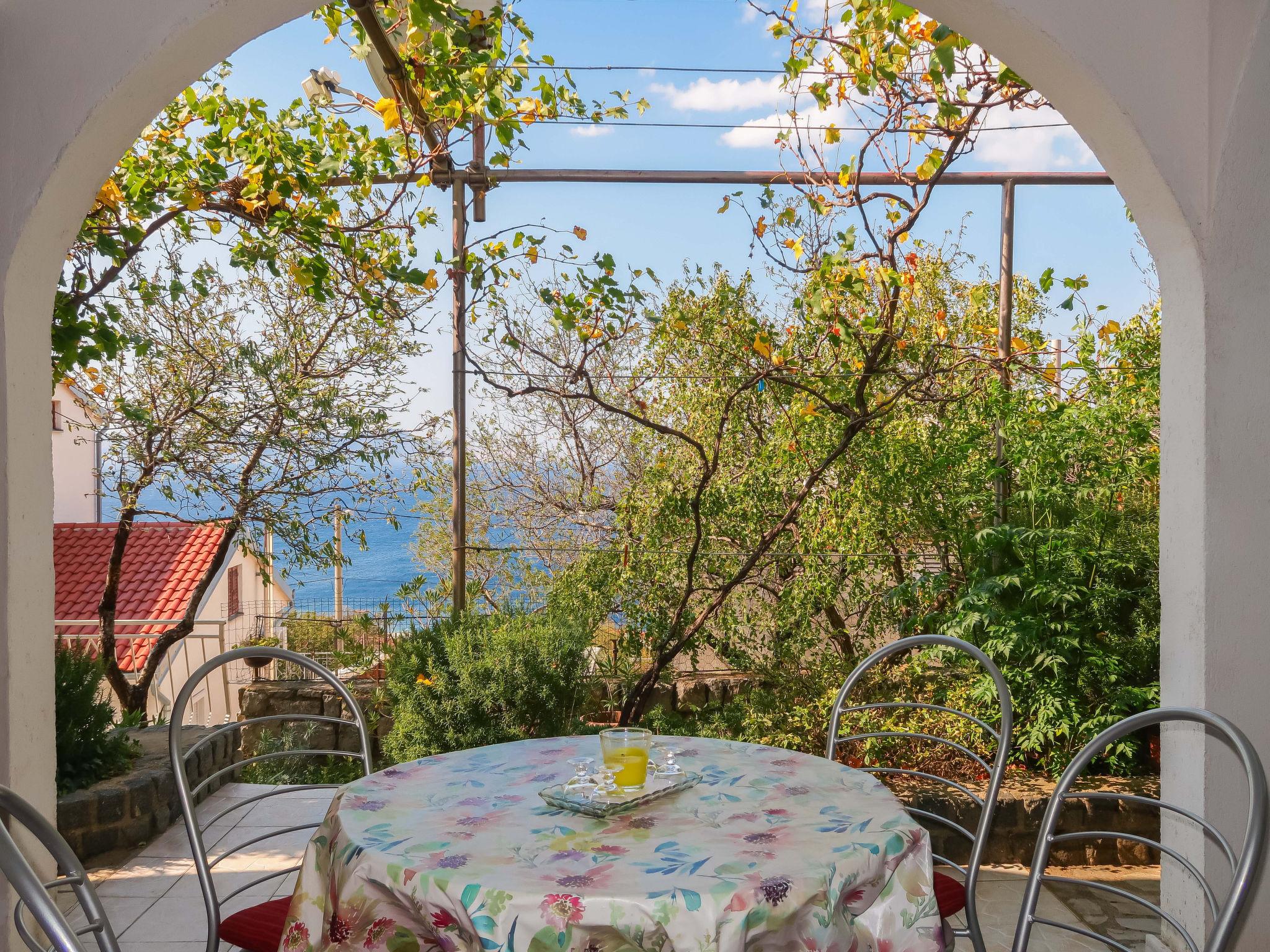 Photo 10 - Appartement de 2 chambres à Senj avec jardin et vues à la mer