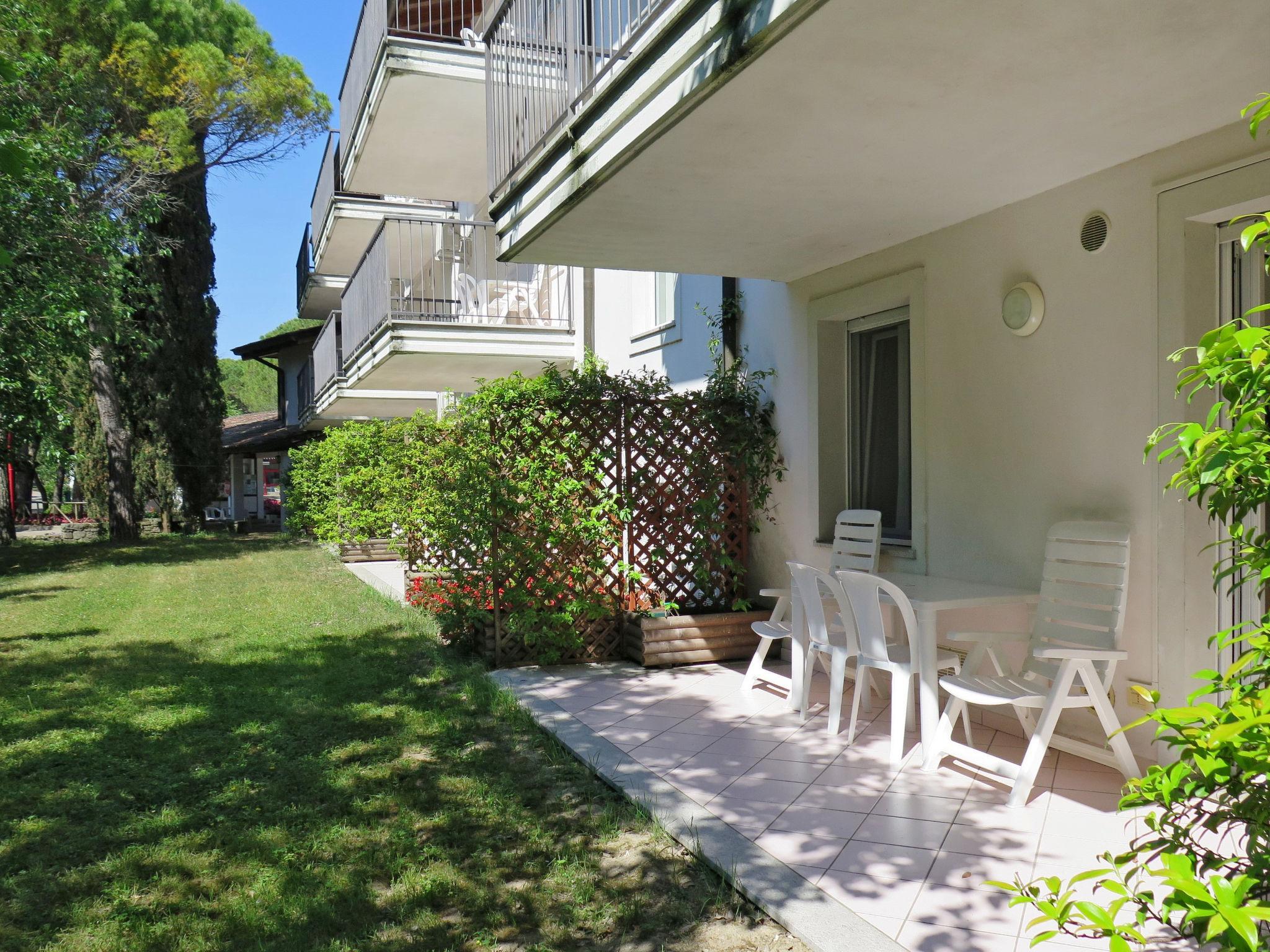 Photo 1 - Appartement de 2 chambres à Aquilée avec piscine et jardin