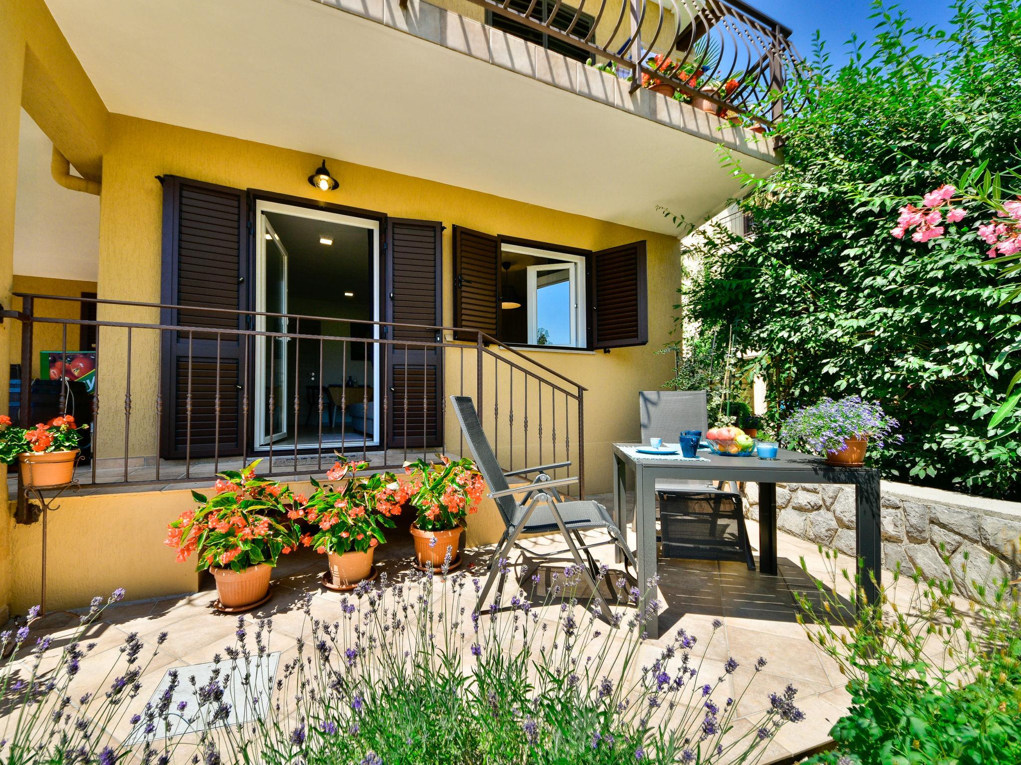 Photo 1 - 1 bedroom Apartment in Opatija with garden and terrace