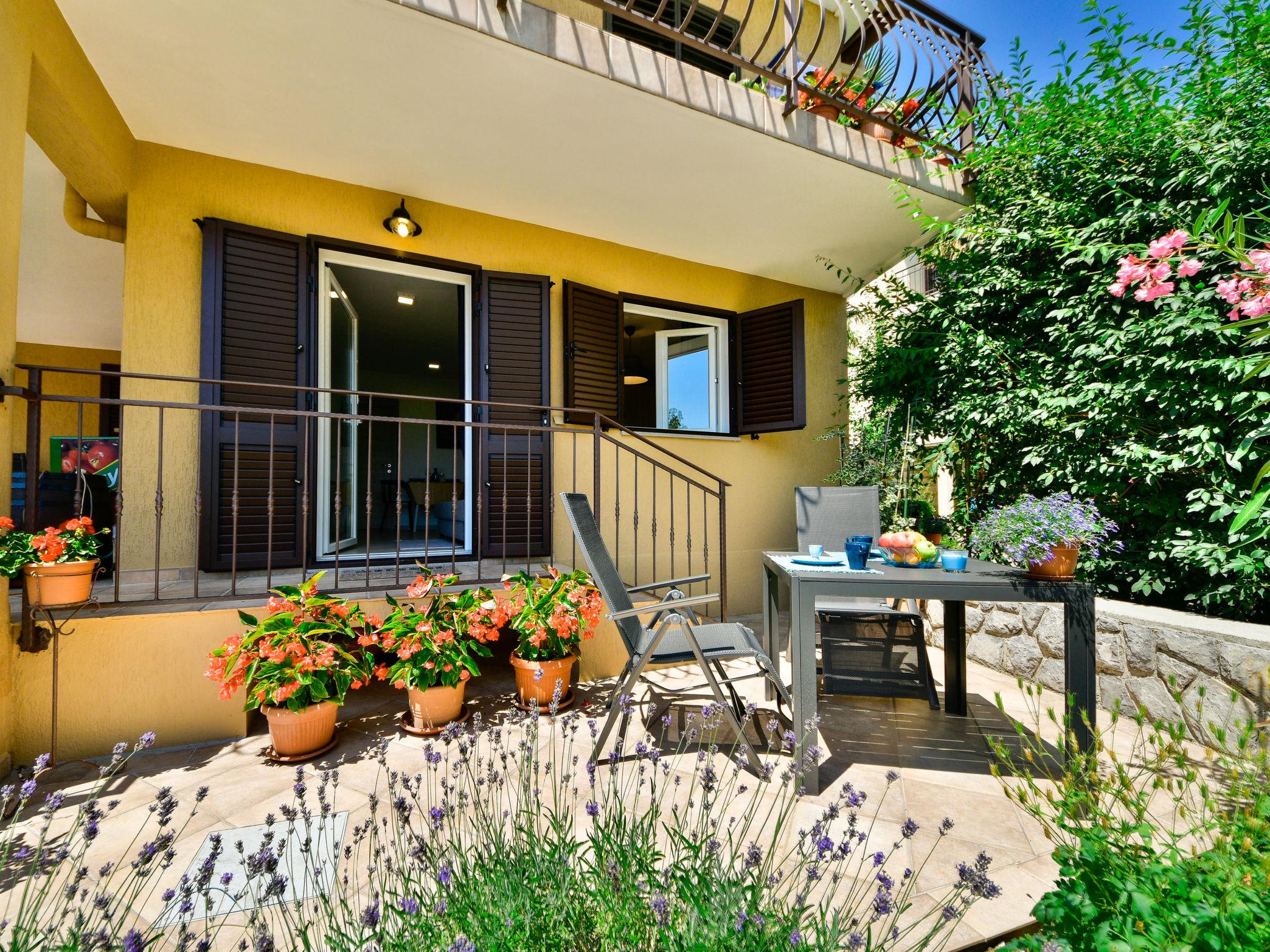 Foto 1 - Apartamento de 1 habitación en Opatija con terraza