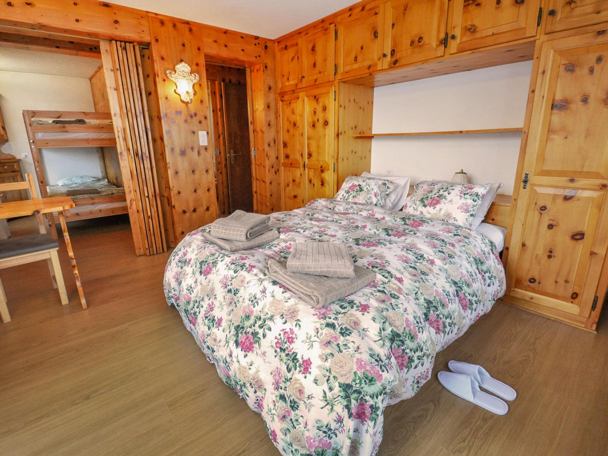 Foto 12 - Appartamento con 5 camere da letto a Zermatt con vista sulle montagne