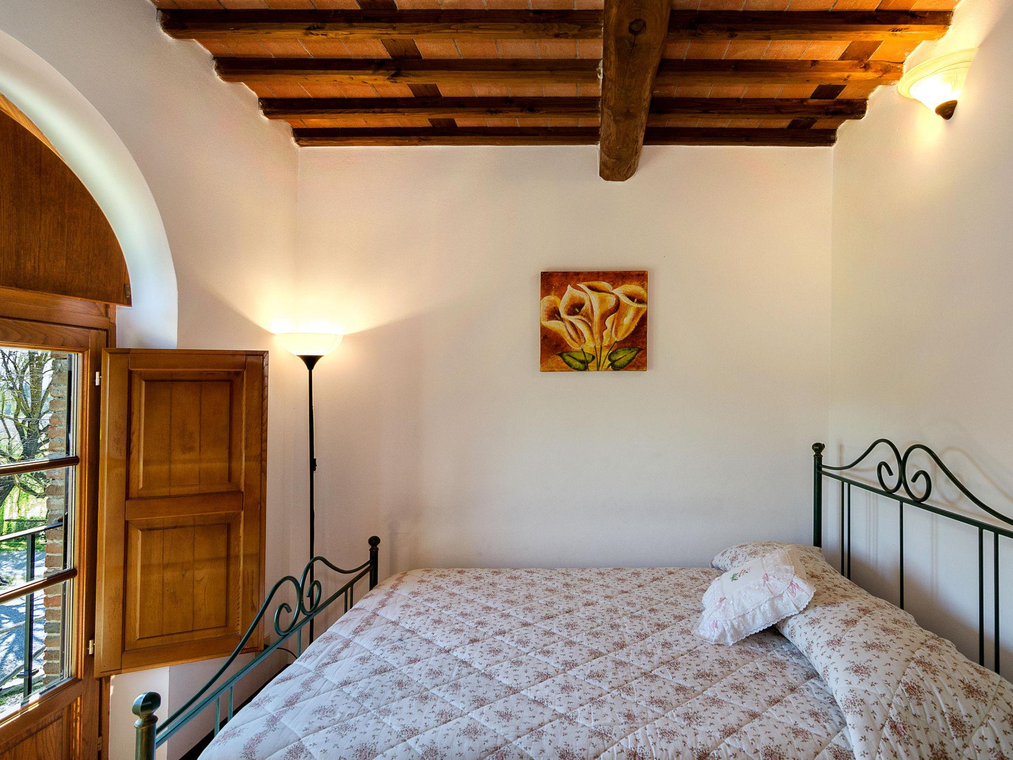 Foto 9 - Haus mit 3 Schlafzimmern in Lucca mit schwimmbad und garten