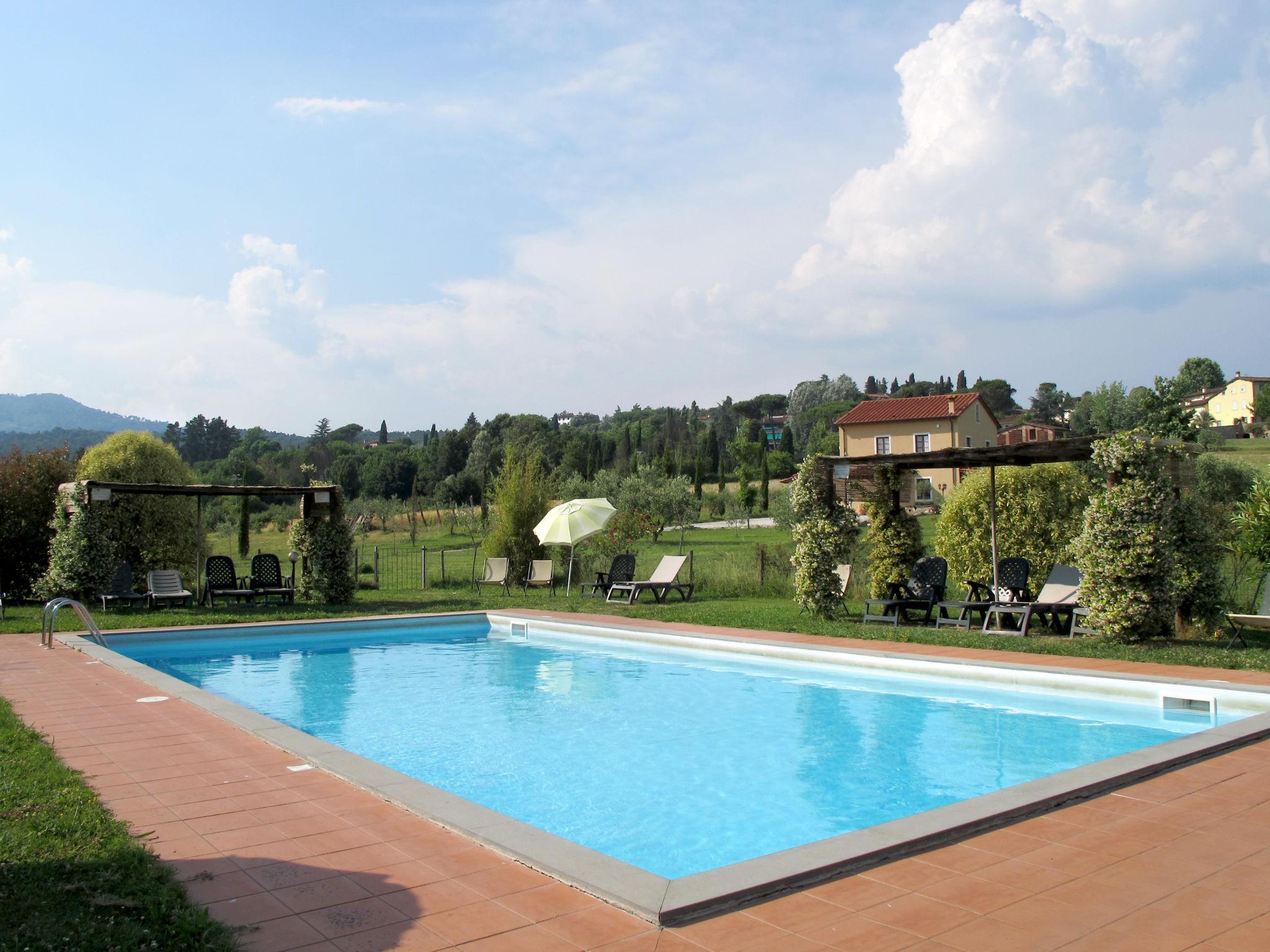 Foto 2 - Casa con 3 camere da letto a Lucca con piscina e giardino