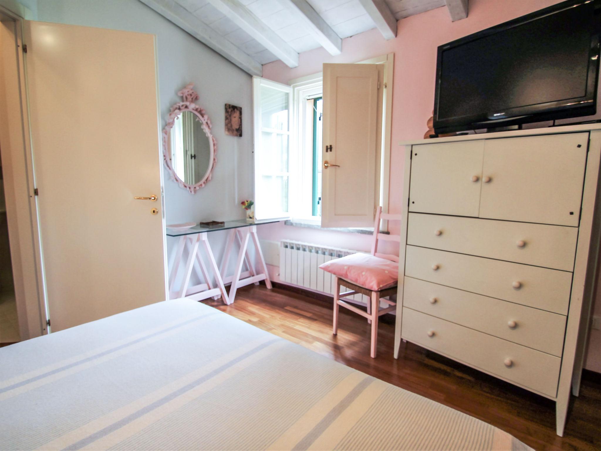 Foto 13 - Haus mit 2 Schlafzimmern in Pignone mit schwimmbad und garten