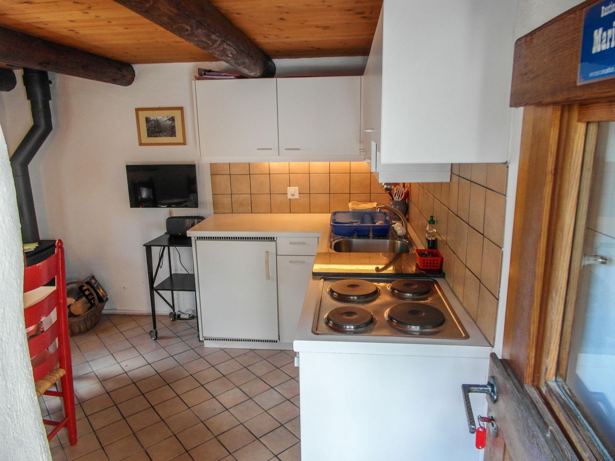 Photo 4 - 1 bedroom House in Brione with garden and mountain view