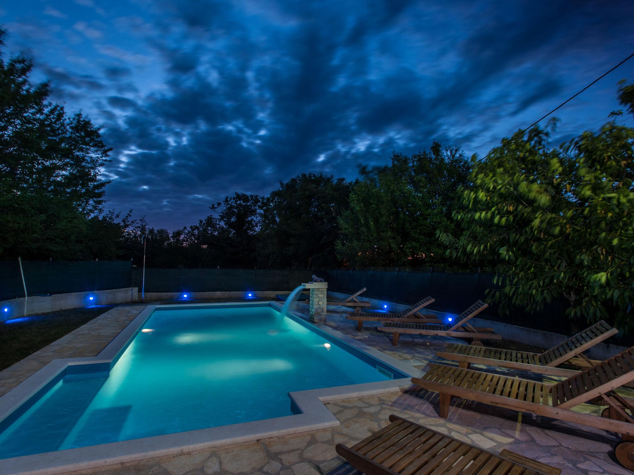 Photo 24 - Maison de 3 chambres à Prgomet avec piscine privée et vues à la mer