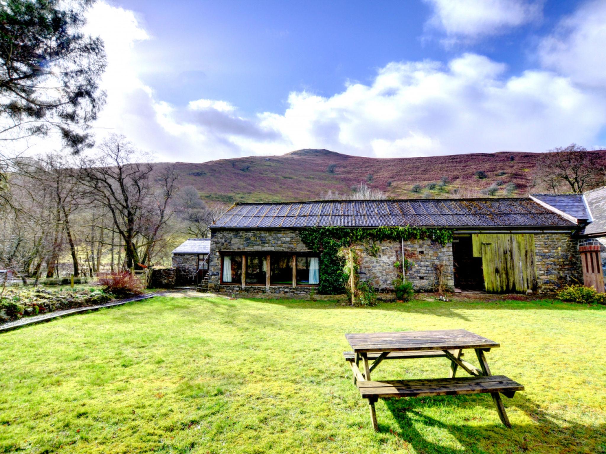 Foto 1 - Casa en Builth con jardín