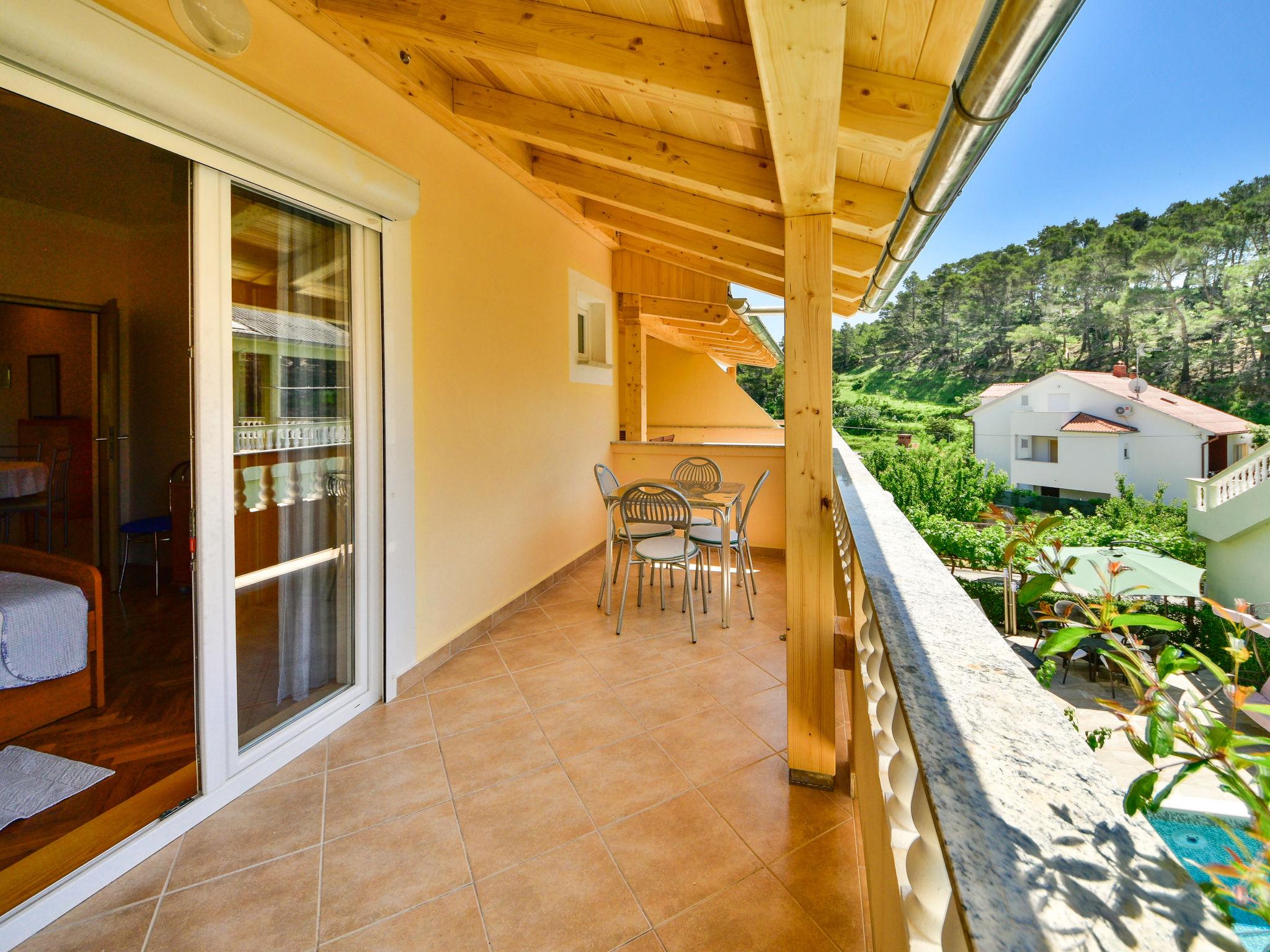 Photo 2 - Appartement de 2 chambres à Rab avec piscine et terrasse