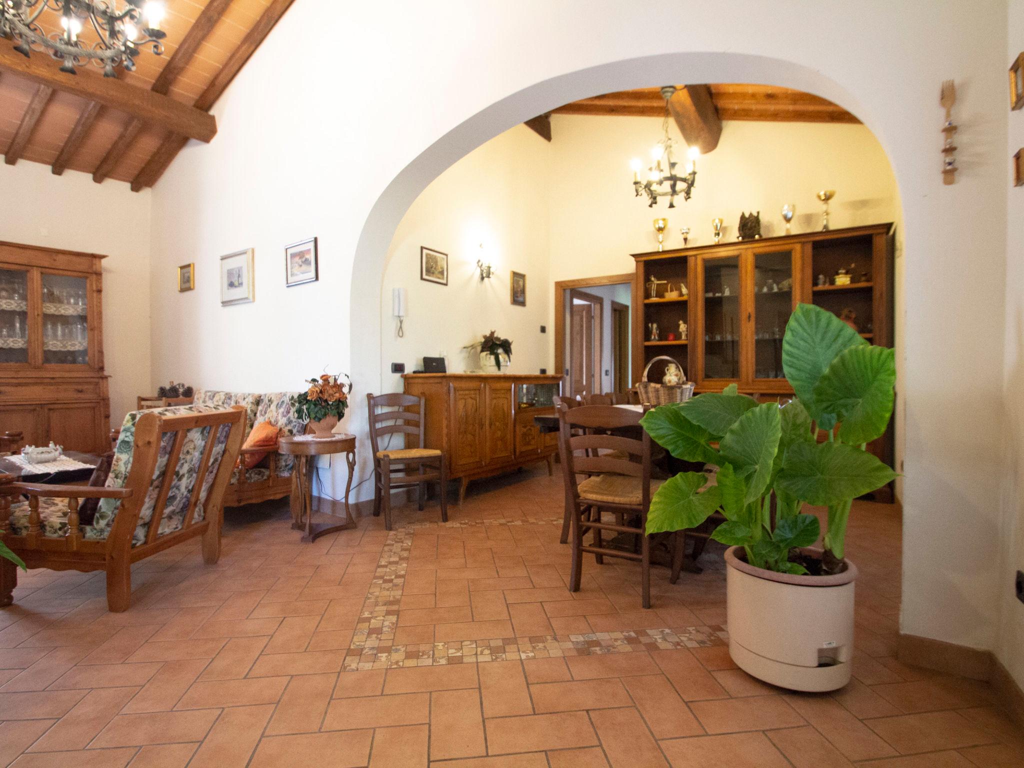 Photo 12 - 3 bedroom House in Montevarchi with private pool and garden