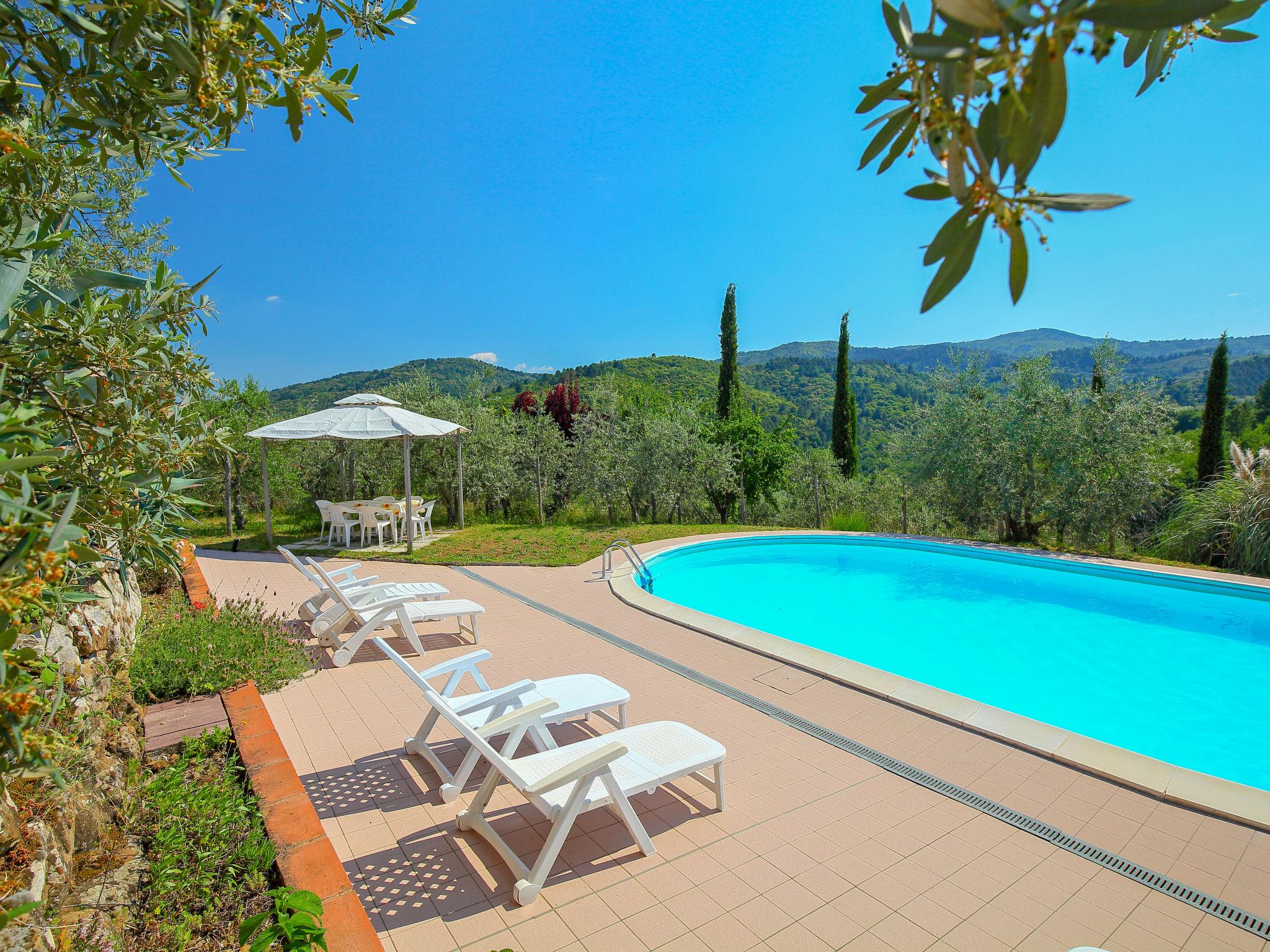 Foto 31 - Casa de 5 habitaciones en Montevarchi con piscina privada y jardín