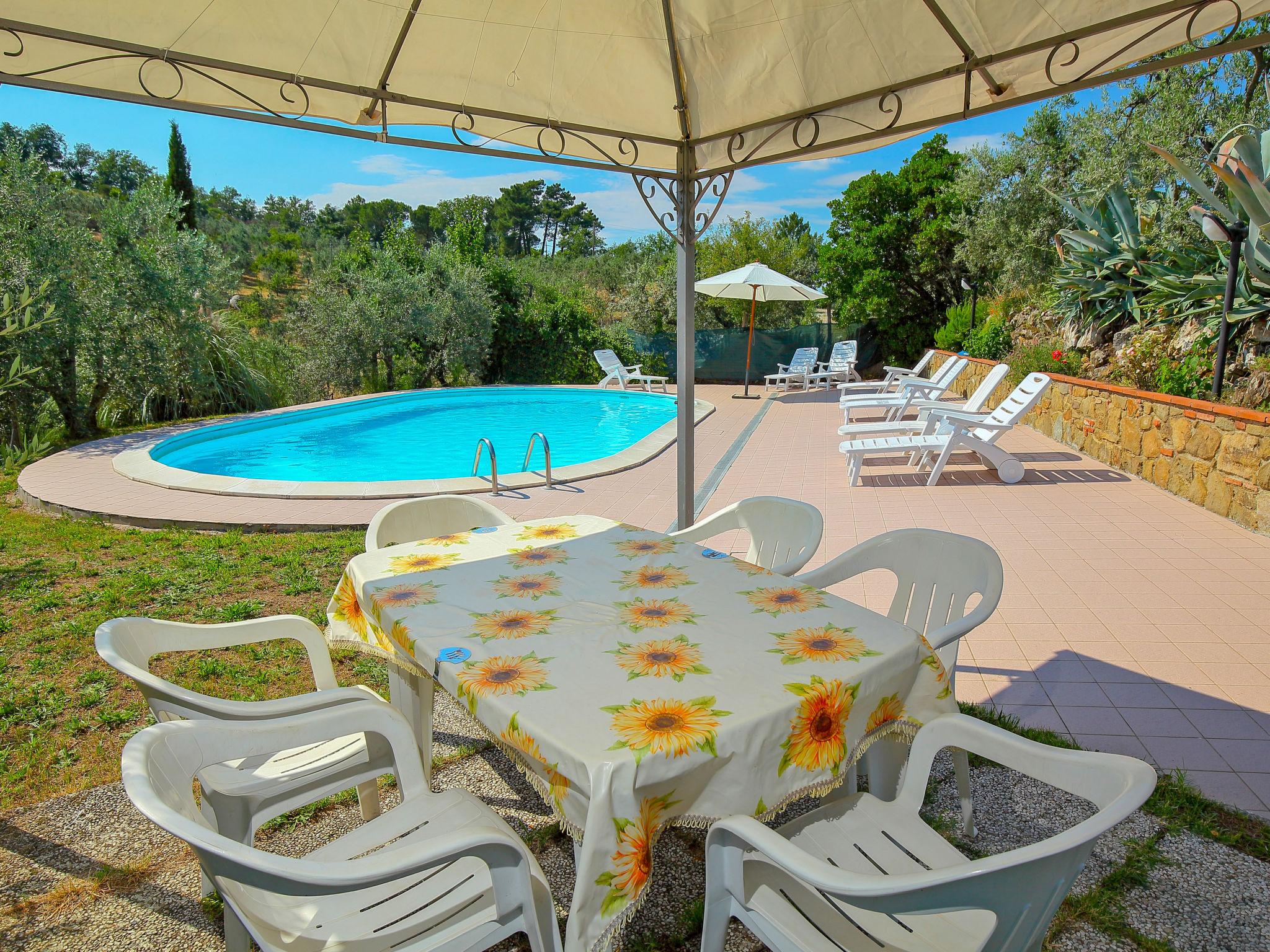 Foto 32 - Casa de 3 habitaciones en Montevarchi con piscina privada y jardín
