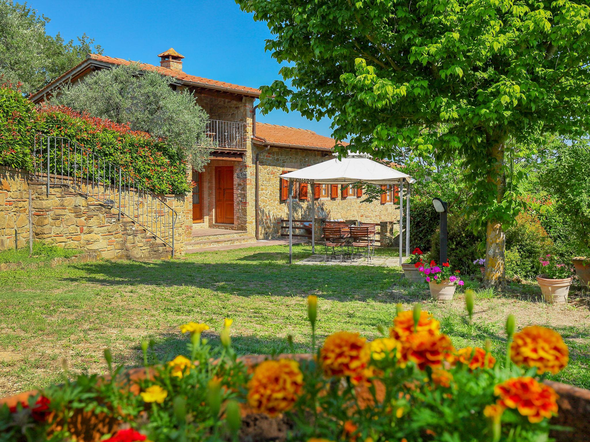 Foto 1 - Casa de 3 quartos em Montevarchi com piscina privada e jardim