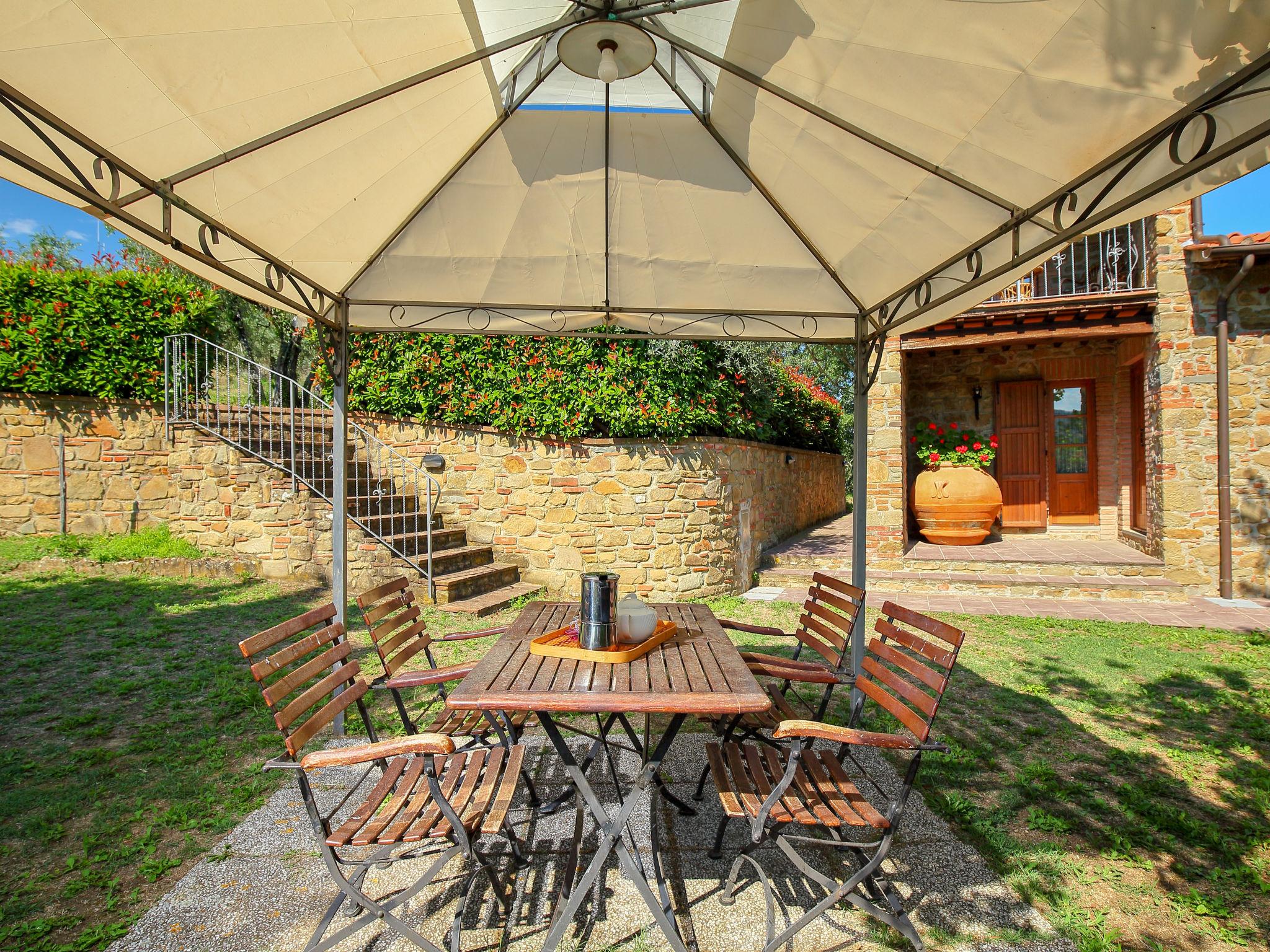 Foto 3 - Casa de 5 quartos em Montevarchi com piscina privada e jardim
