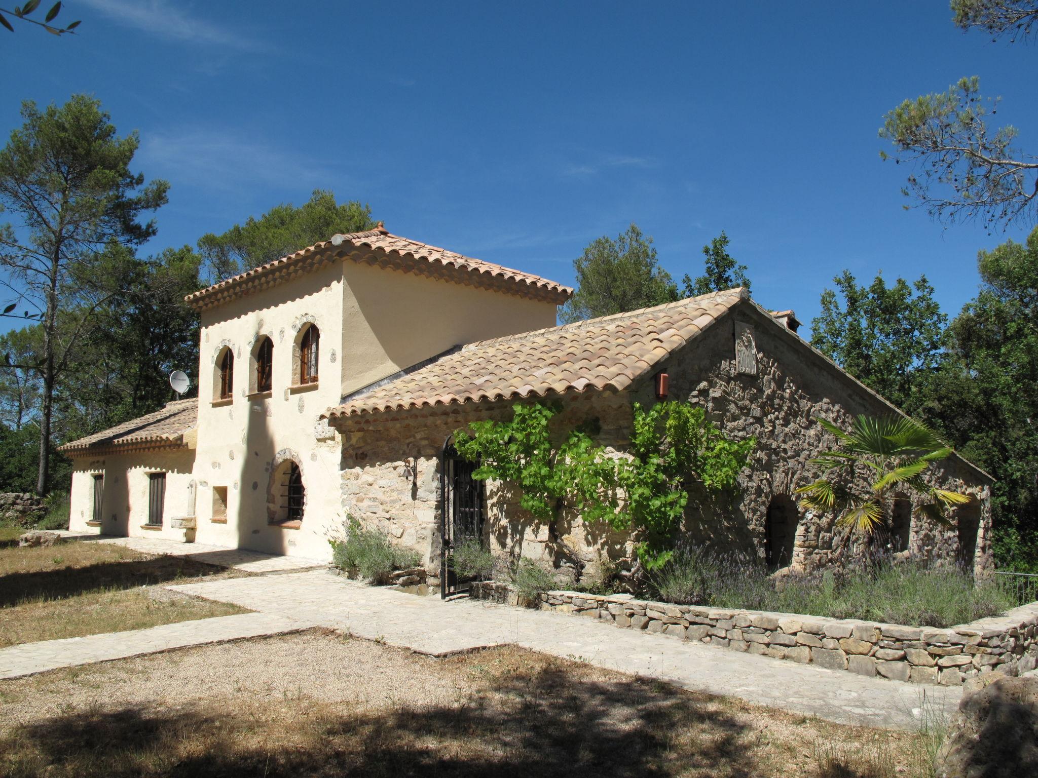 Foto 33 - Casa de 4 quartos em Flassans-sur-Issole com piscina privada e terraço