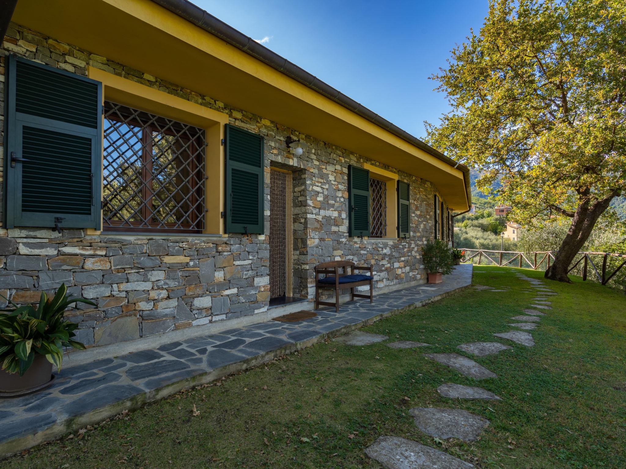 Photo 17 - 2 bedroom House in Dolcedo with garden and terrace