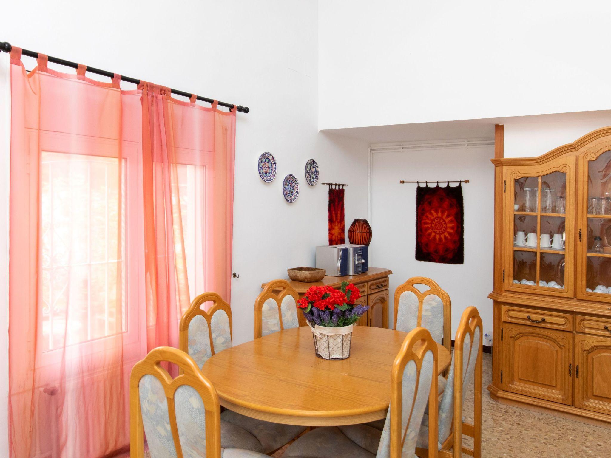 Photo 4 - 3 bedroom House in Torroella de Montgrí with private pool and garden