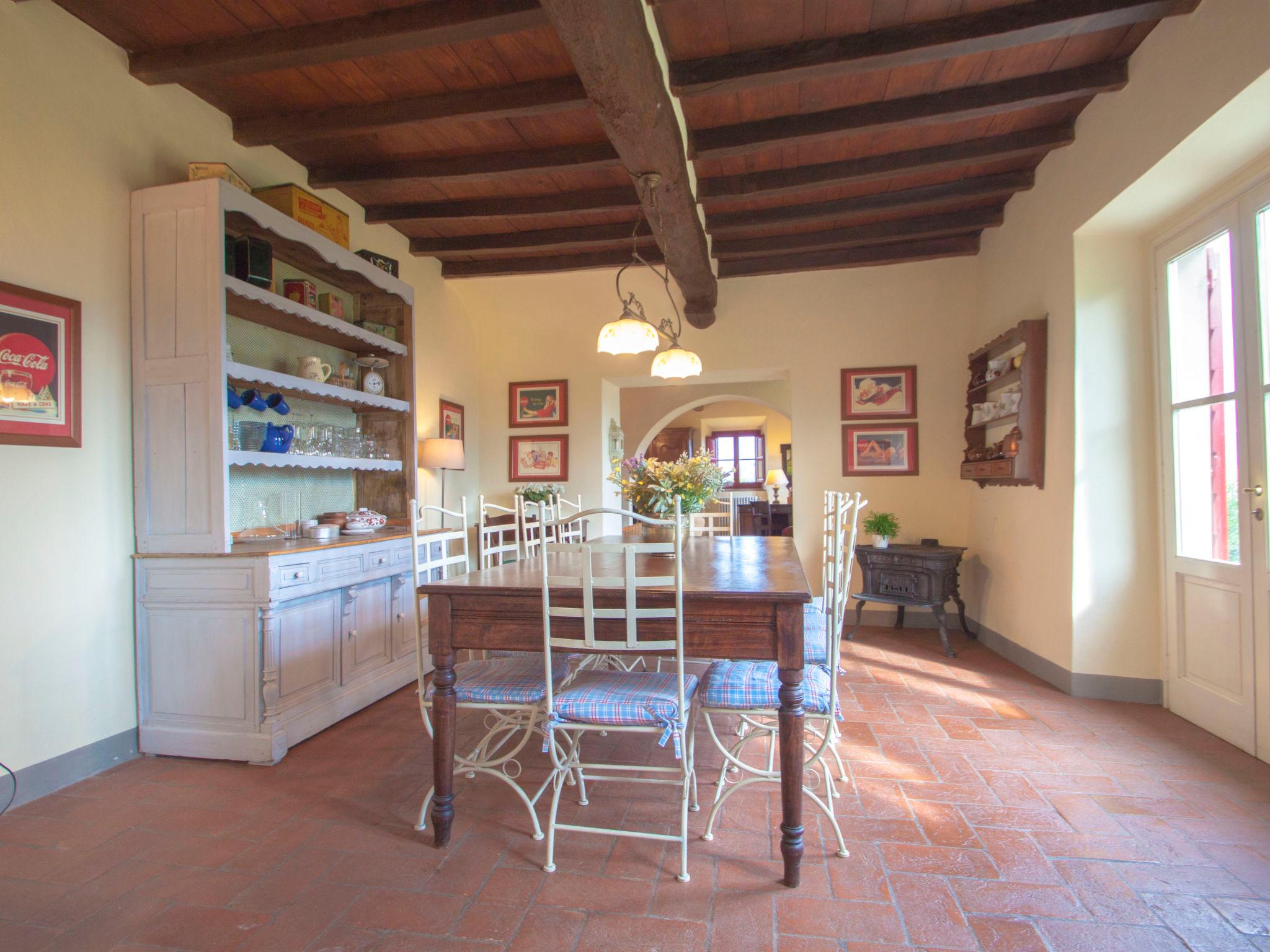 Photo 17 - 6 bedroom House in Vicchio with private pool and garden