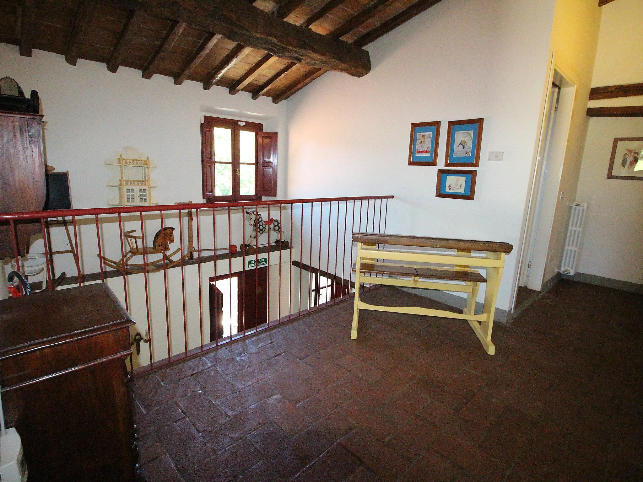 Photo 21 - 6 bedroom House in Vicchio with private pool and garden