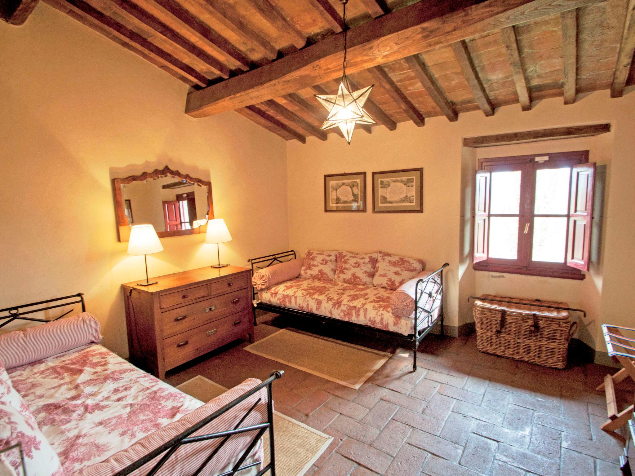 Photo 23 - 6 bedroom House in Vicchio with private pool and garden