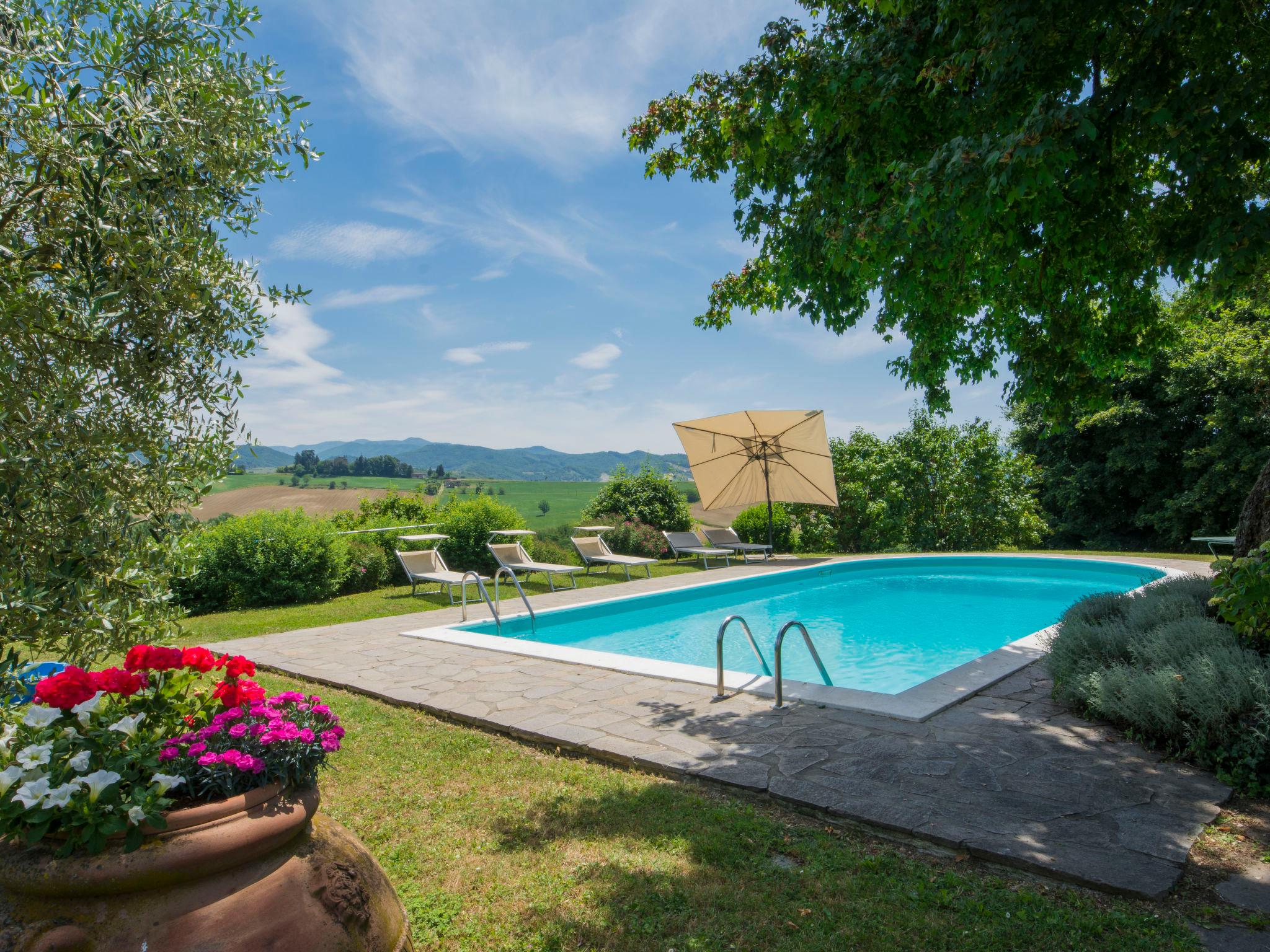 Foto 2 - Casa de 6 habitaciones en Vicchio con piscina privada y jardín