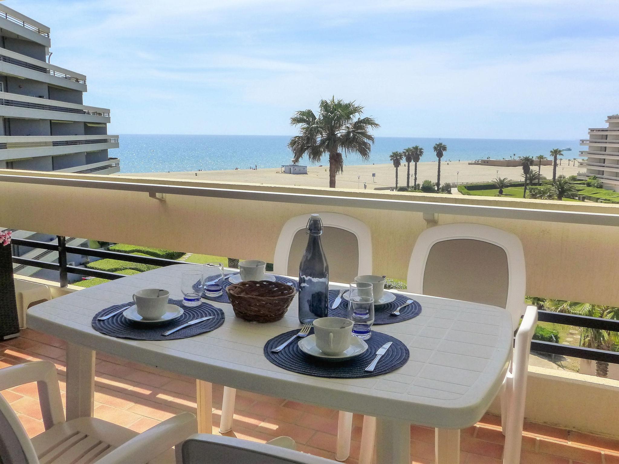 Photo 15 - 2 bedroom Apartment in Canet-en-Roussillon with garden and terrace