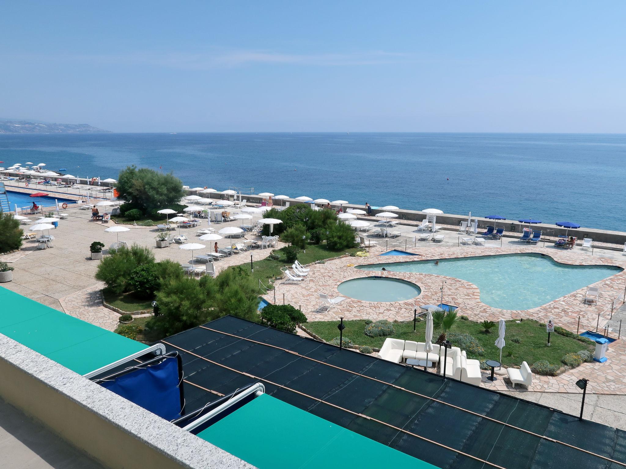 Photo 22 - Apartment in Sanremo with swimming pool and sea view