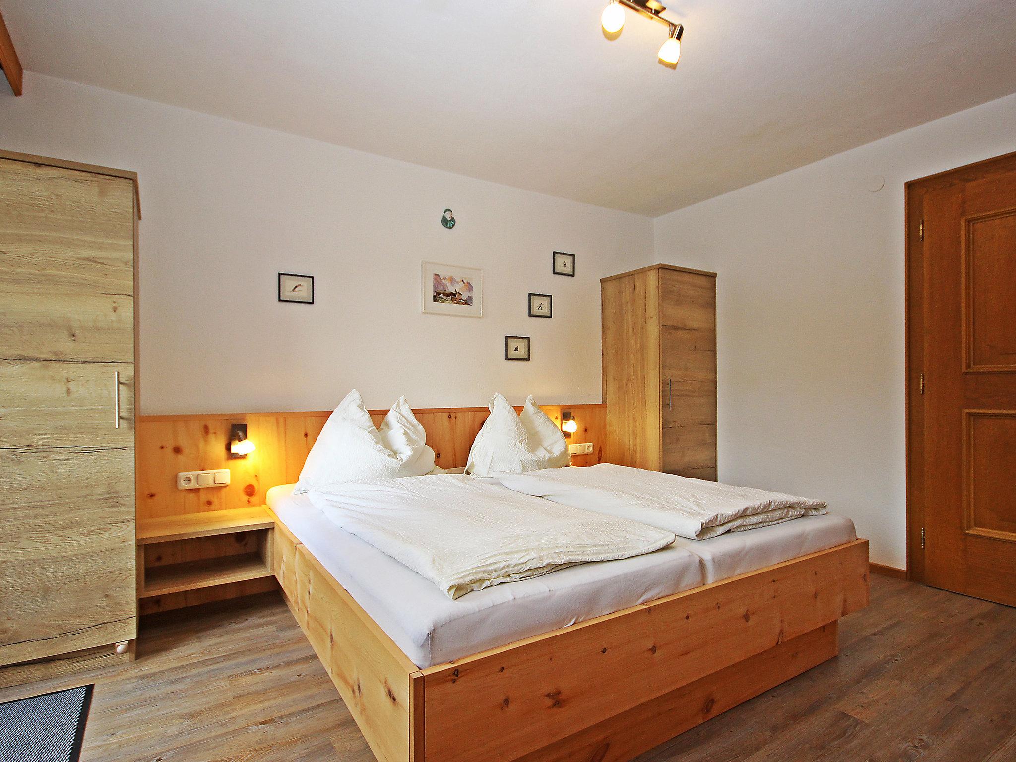 Foto 12 - Appartamento con 4 camere da letto a Pettneu am Arlberg con giardino e vista sulle montagne
