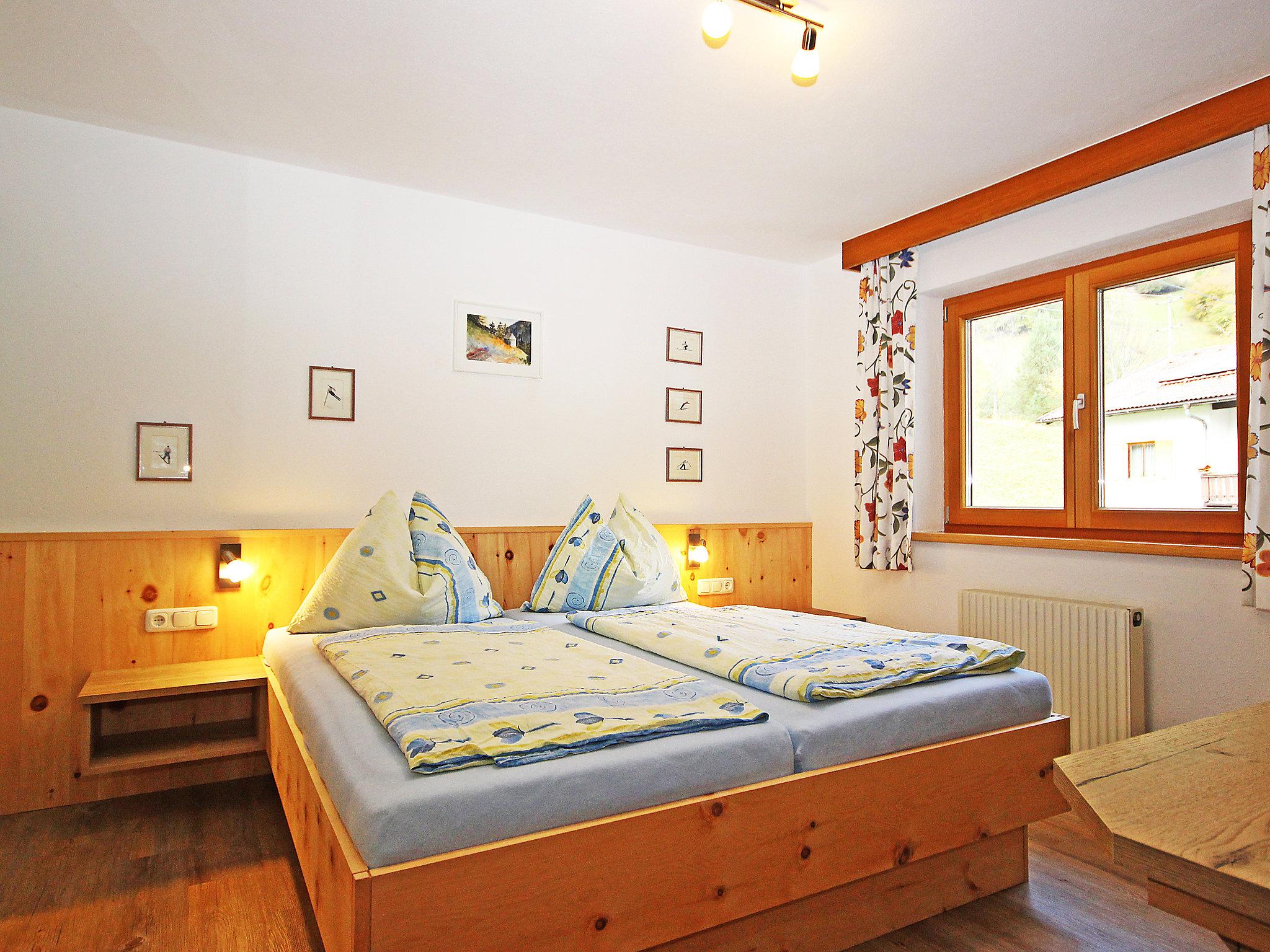 Foto 8 - Appartamento con 4 camere da letto a Pettneu am Arlberg con giardino e vista sulle montagne
