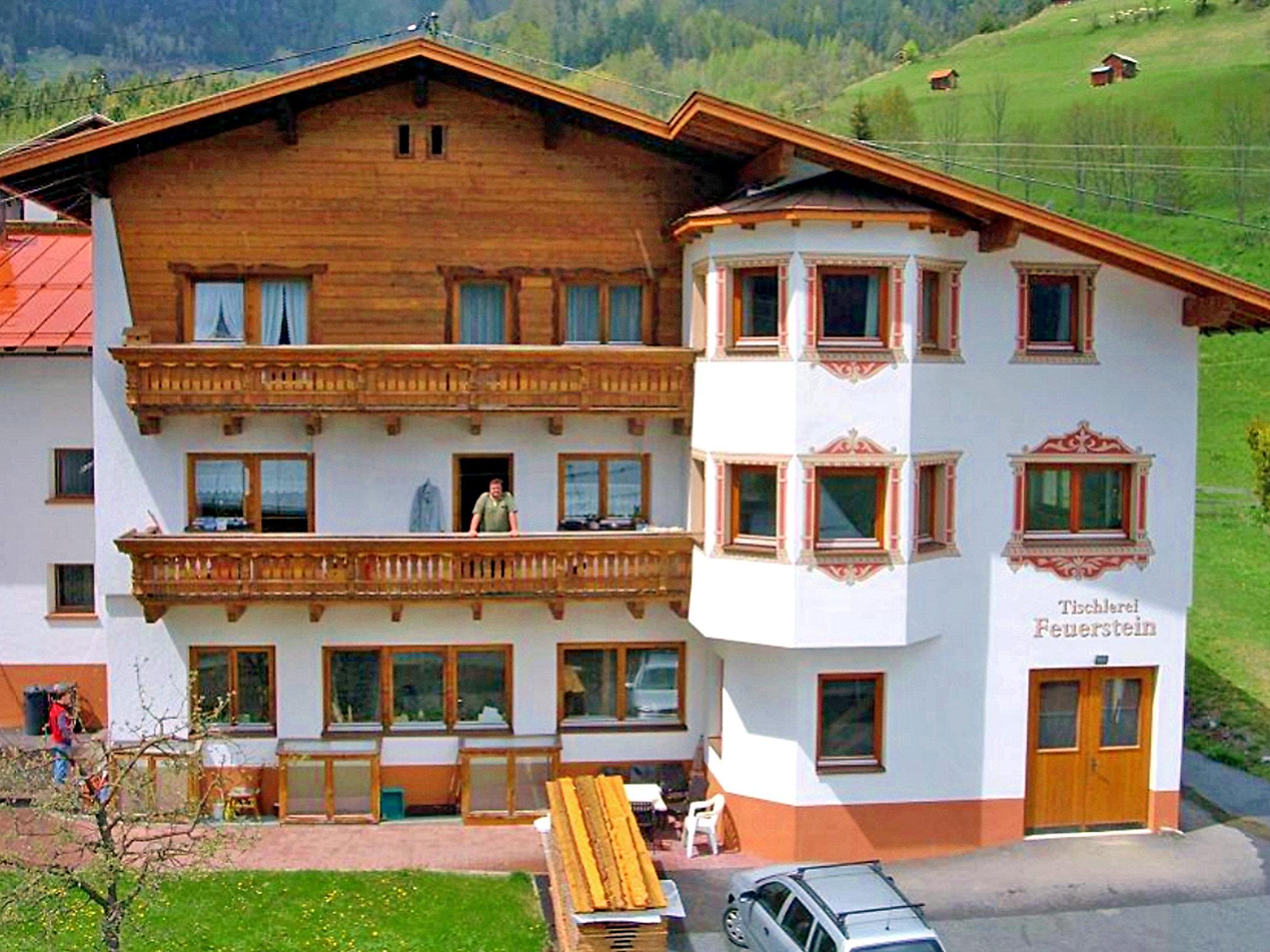 Foto 1 - Apartamento de 4 quartos em Pettneu am Arlberg com jardim e vista para a montanha