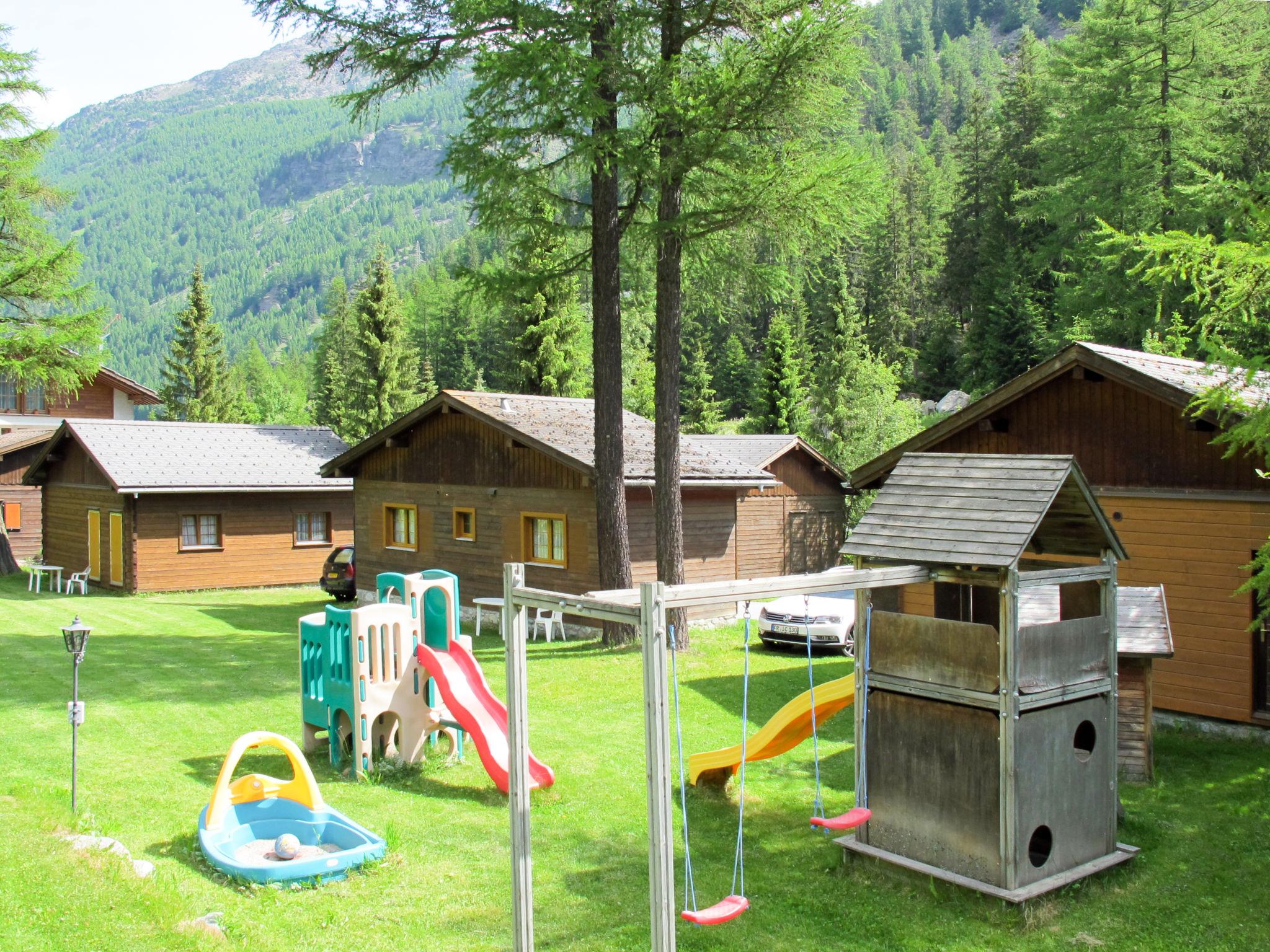 Foto 6 - Haus mit 1 Schlafzimmer in Saas-Balen mit garten und blick auf die berge