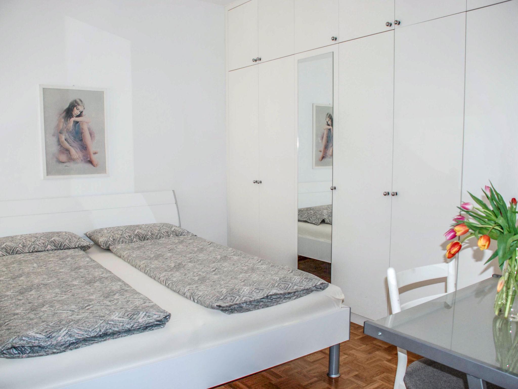 Foto 8 - Apartment mit 1 Schlafzimmer in Lugano mit blick auf die berge
