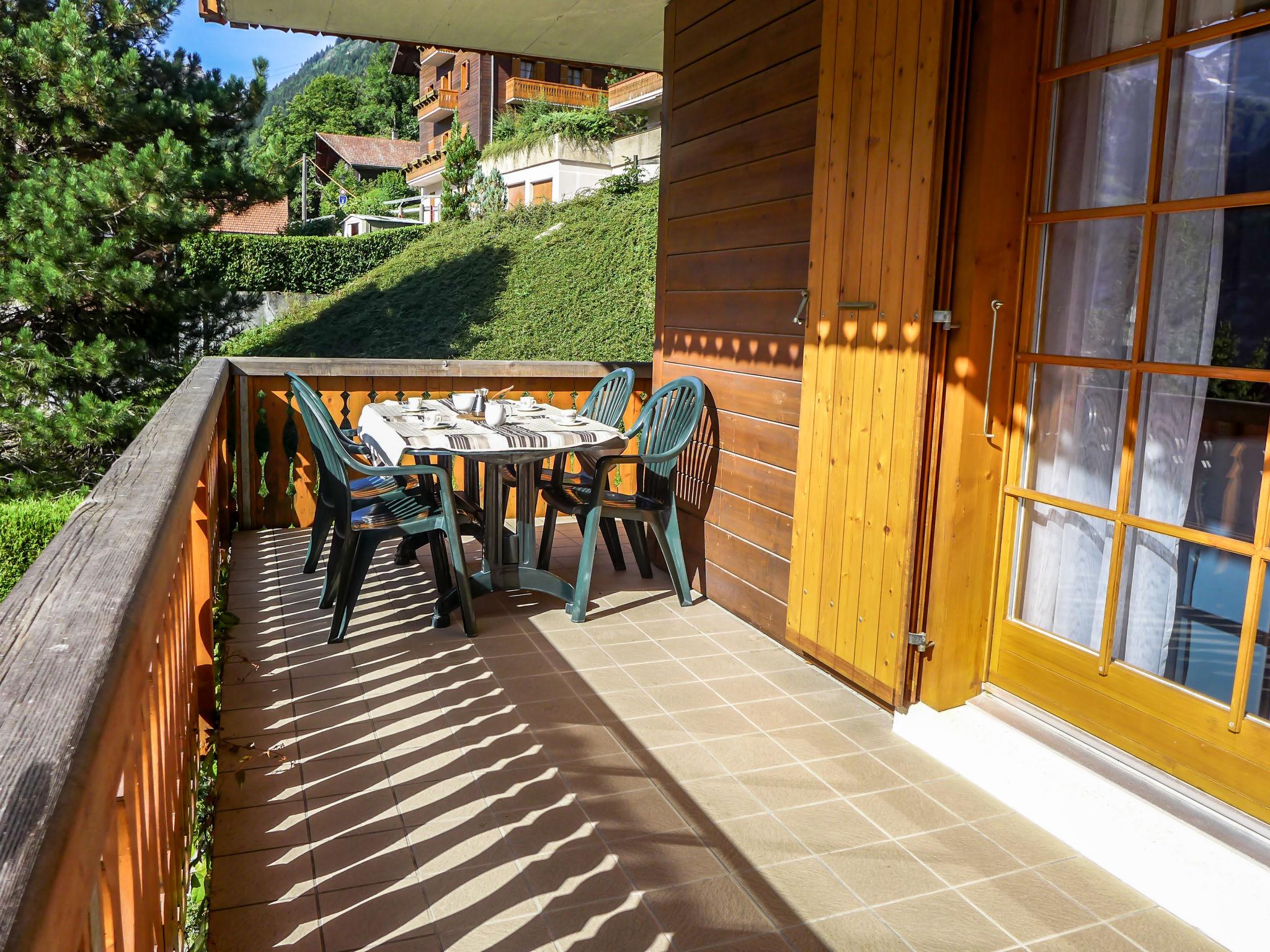 Foto 12 - Apartamento de 2 habitaciones en Champéry con jardín