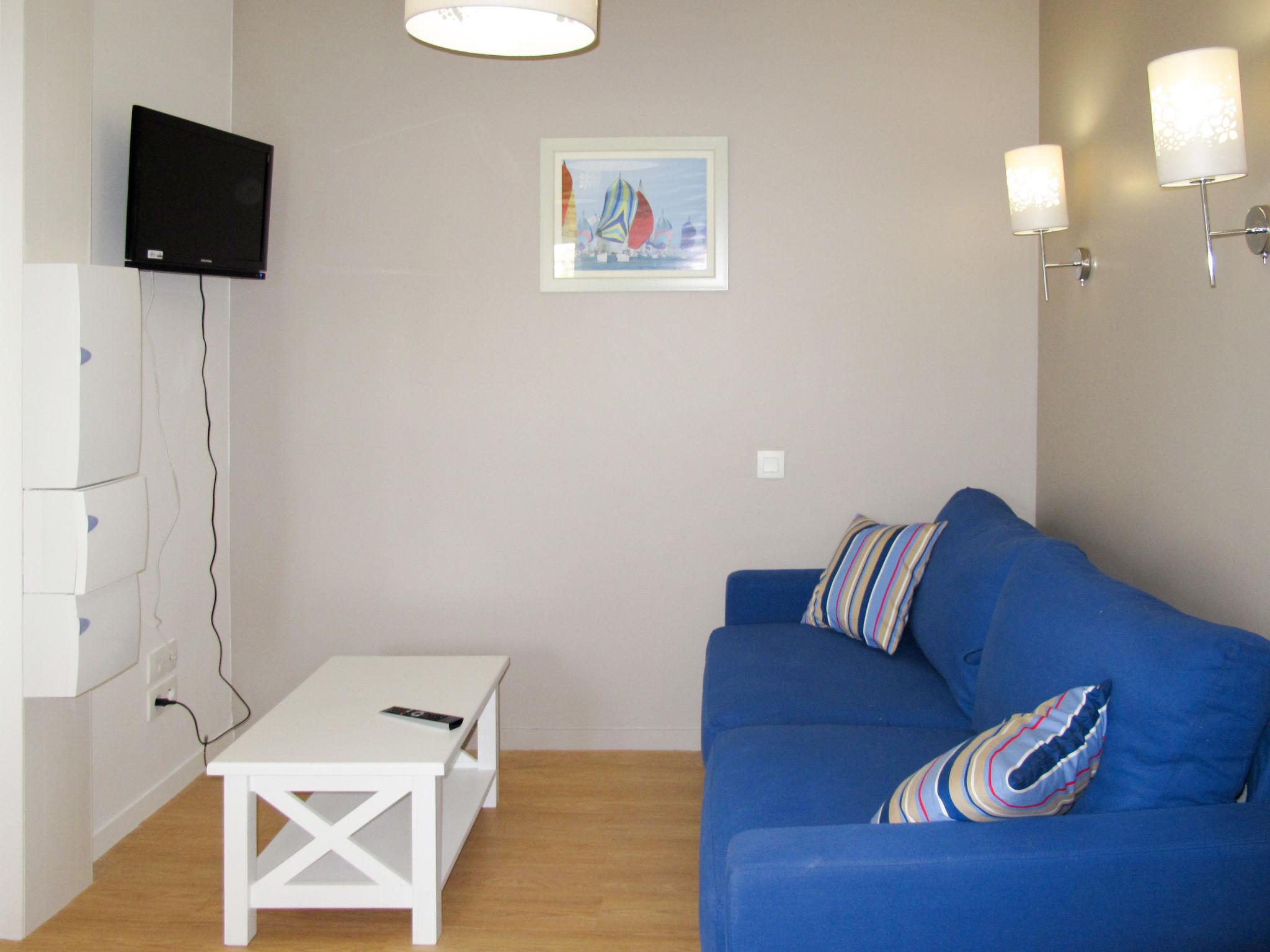 Foto 6 - Apartamento de 1 quarto em Cabourg com piscina e vistas do mar