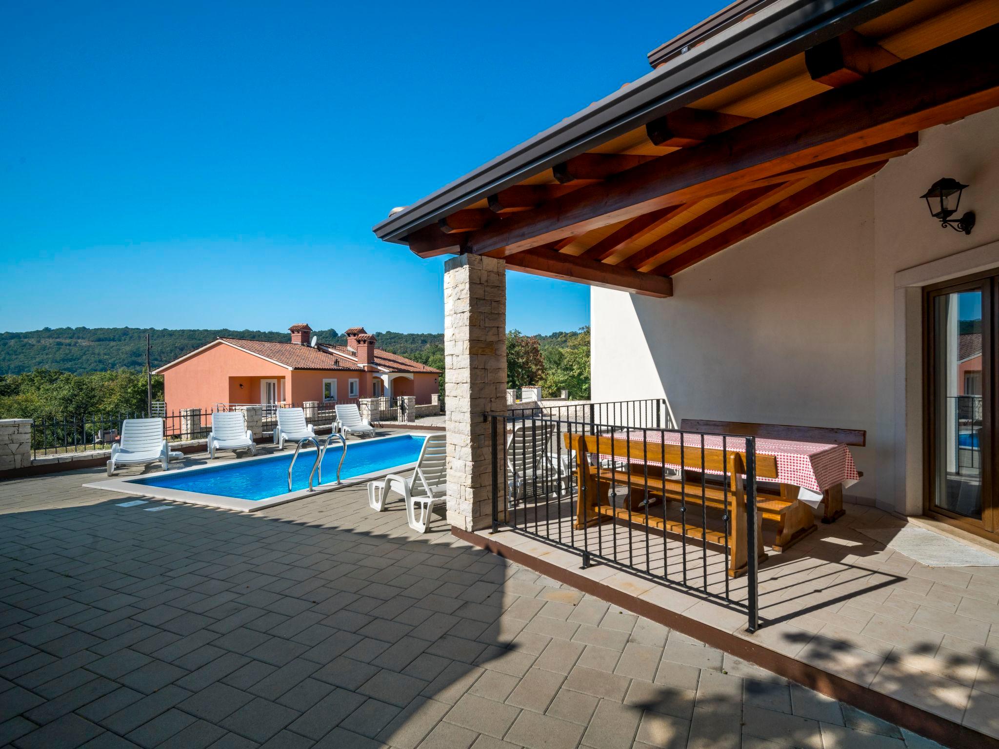 Foto 27 - Casa de 4 quartos em Labin com piscina privada e vistas do mar